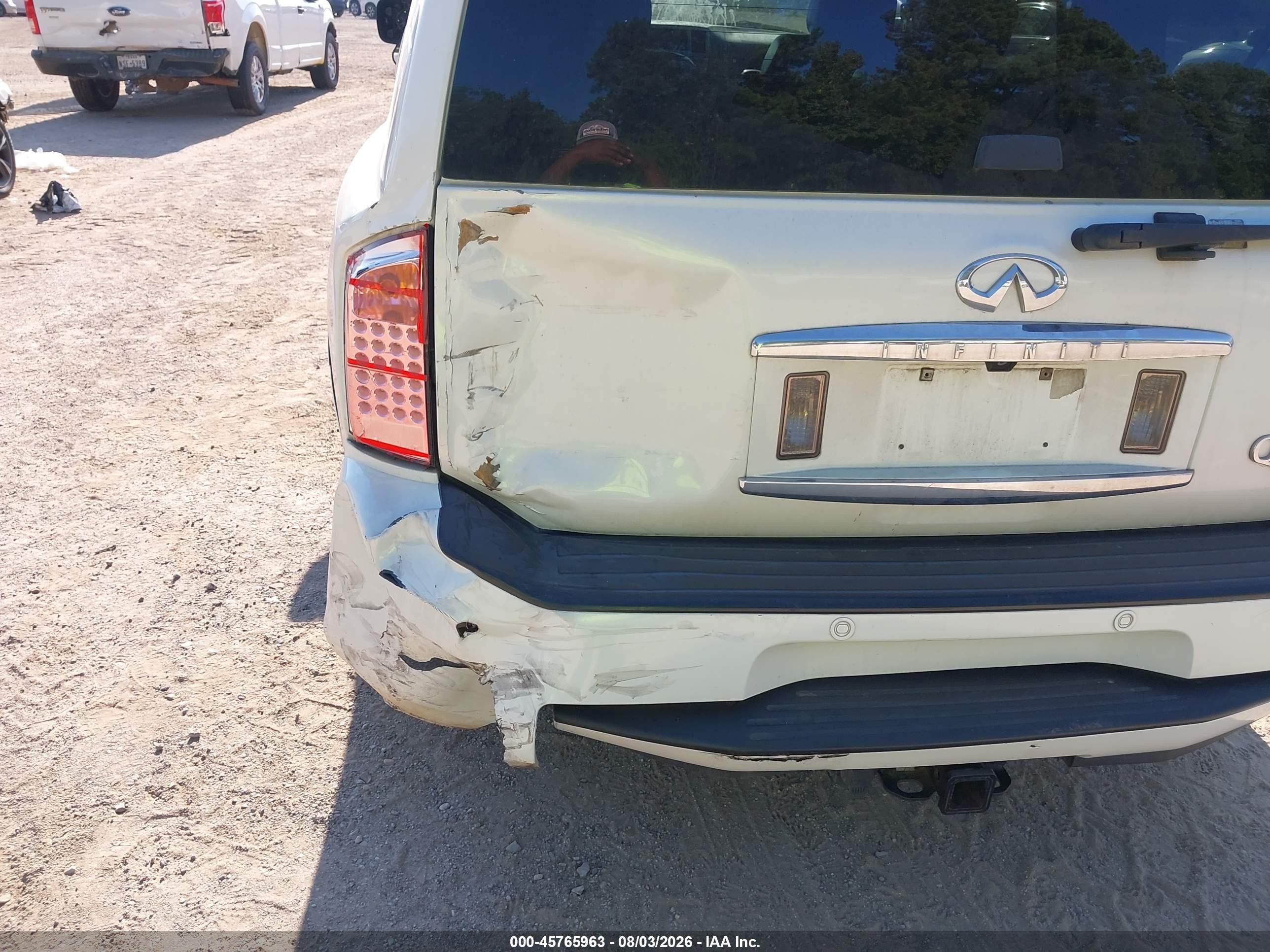 2010 Infiniti Qx56   White vin: 5N3ZA0NF8AN903084