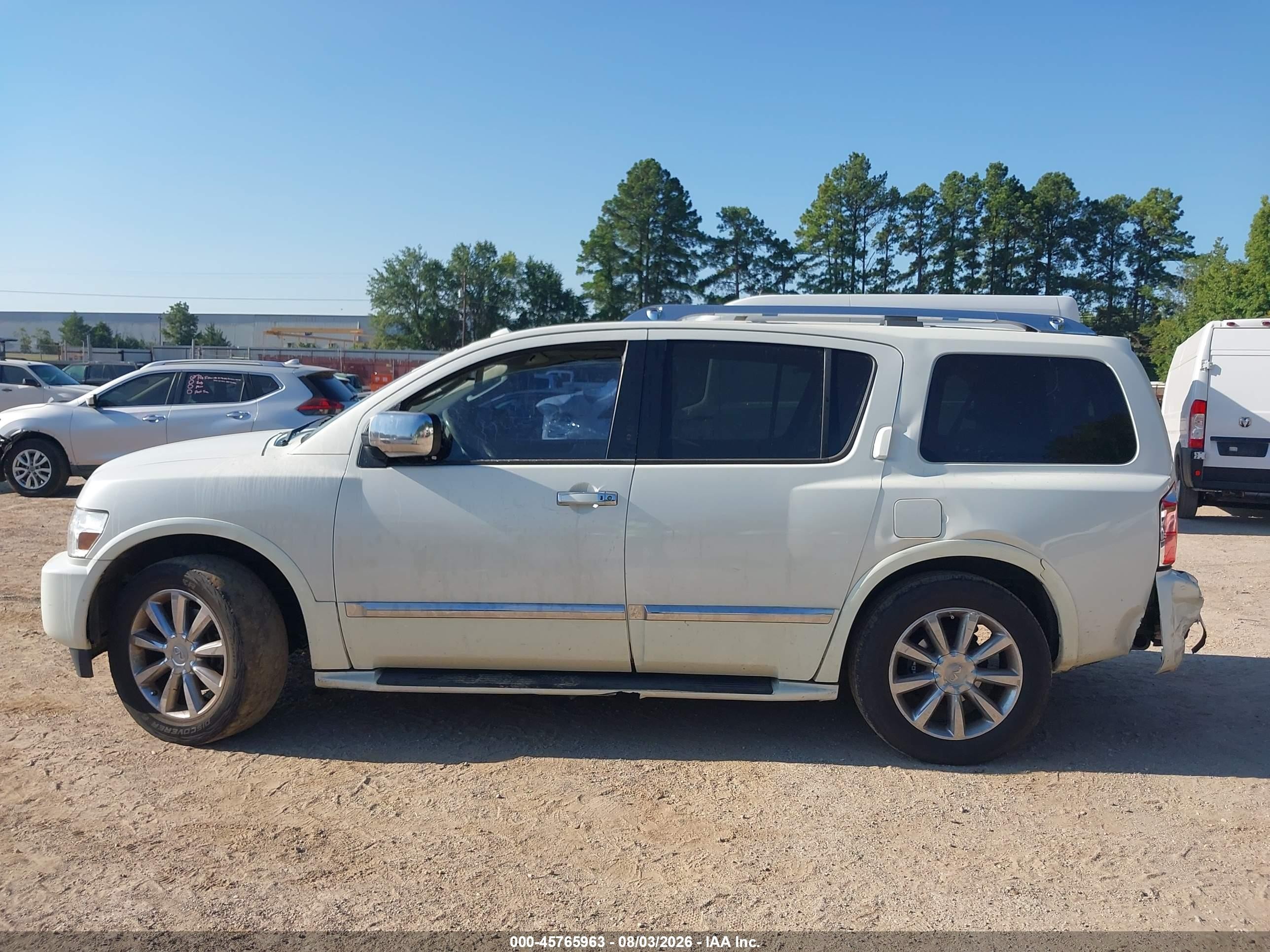 2010 Infiniti Qx56   White vin: 5N3ZA0NF8AN903084