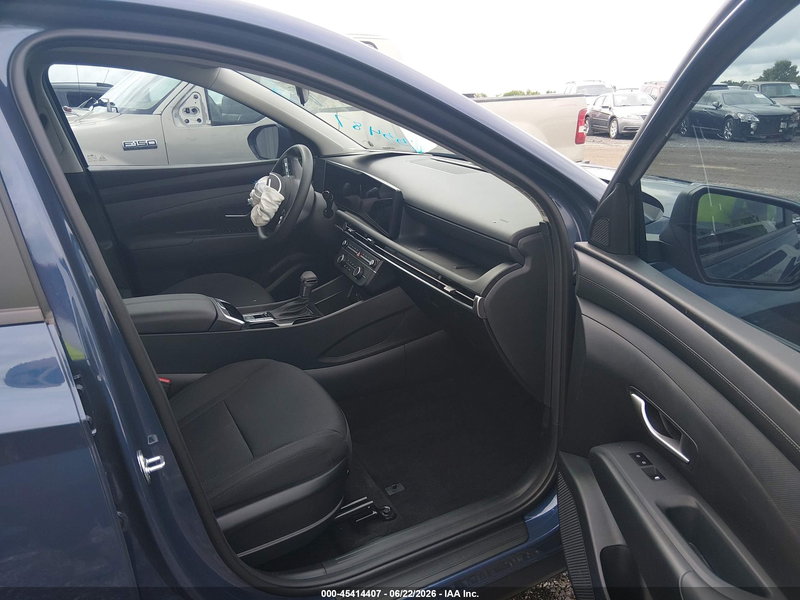 2026 Hyundai Tucson Se Dark Blue vin: 5NMJA3DEXTH633487
