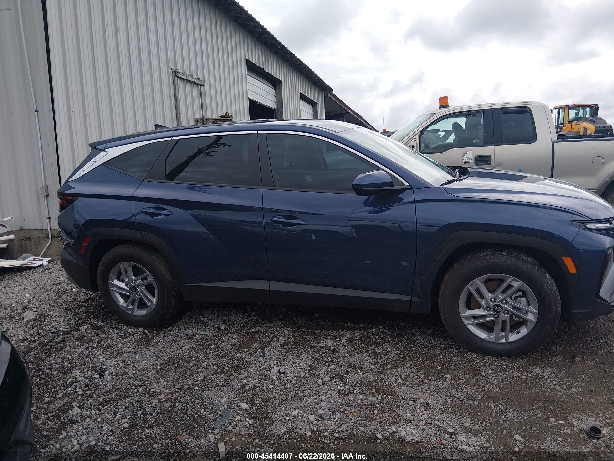2026 Hyundai Tucson Se Dark Blue vin: 5NMJA3DEXTH633487