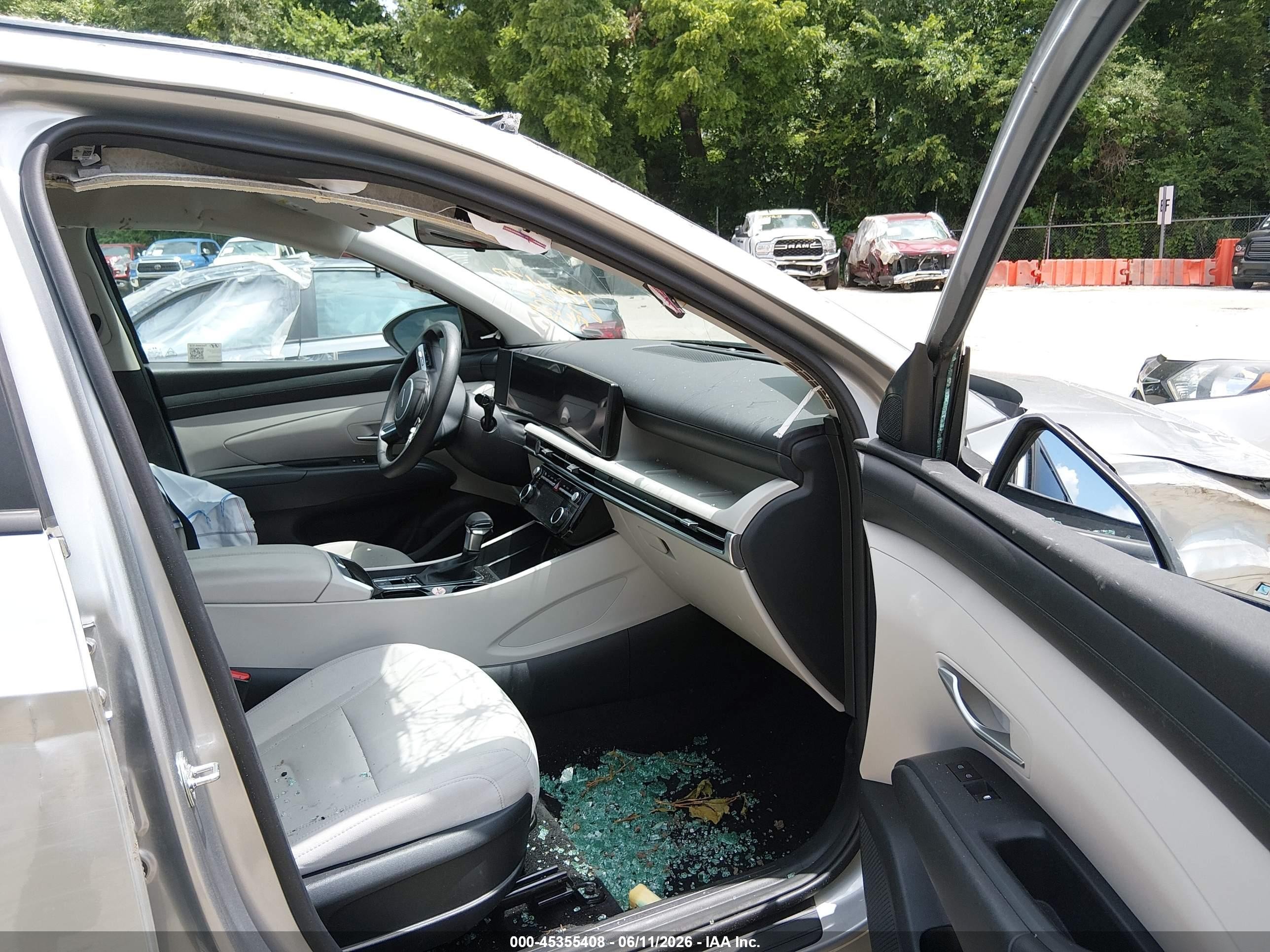 2025 Hyundai Tucson Sel Silver vin: 5NMJB3DE0SH444097