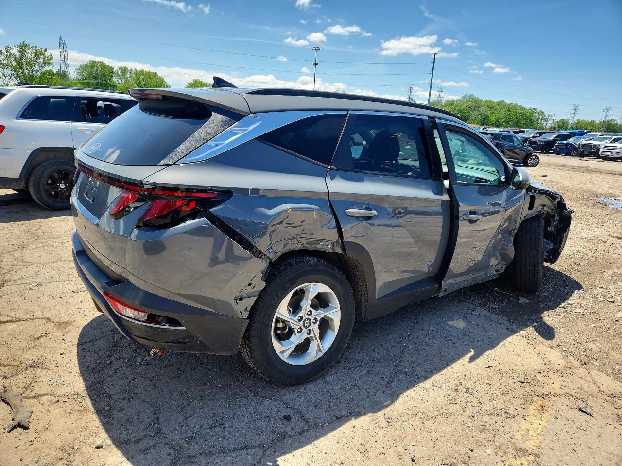 2024 Hyundai Tucson Sel Gray vin: 5NMJB3DE1RH421308