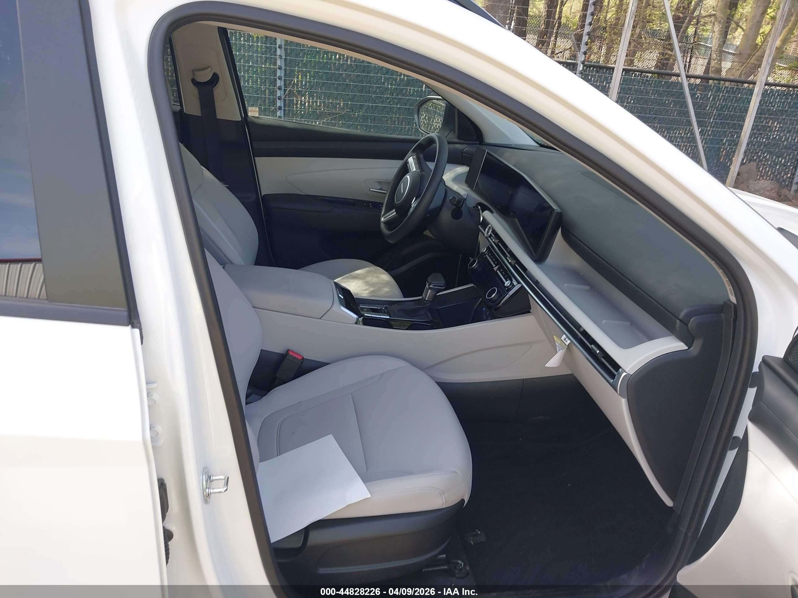 2025 Hyundai Tucson Sel White vin: 5NMJB3DE1SH573465