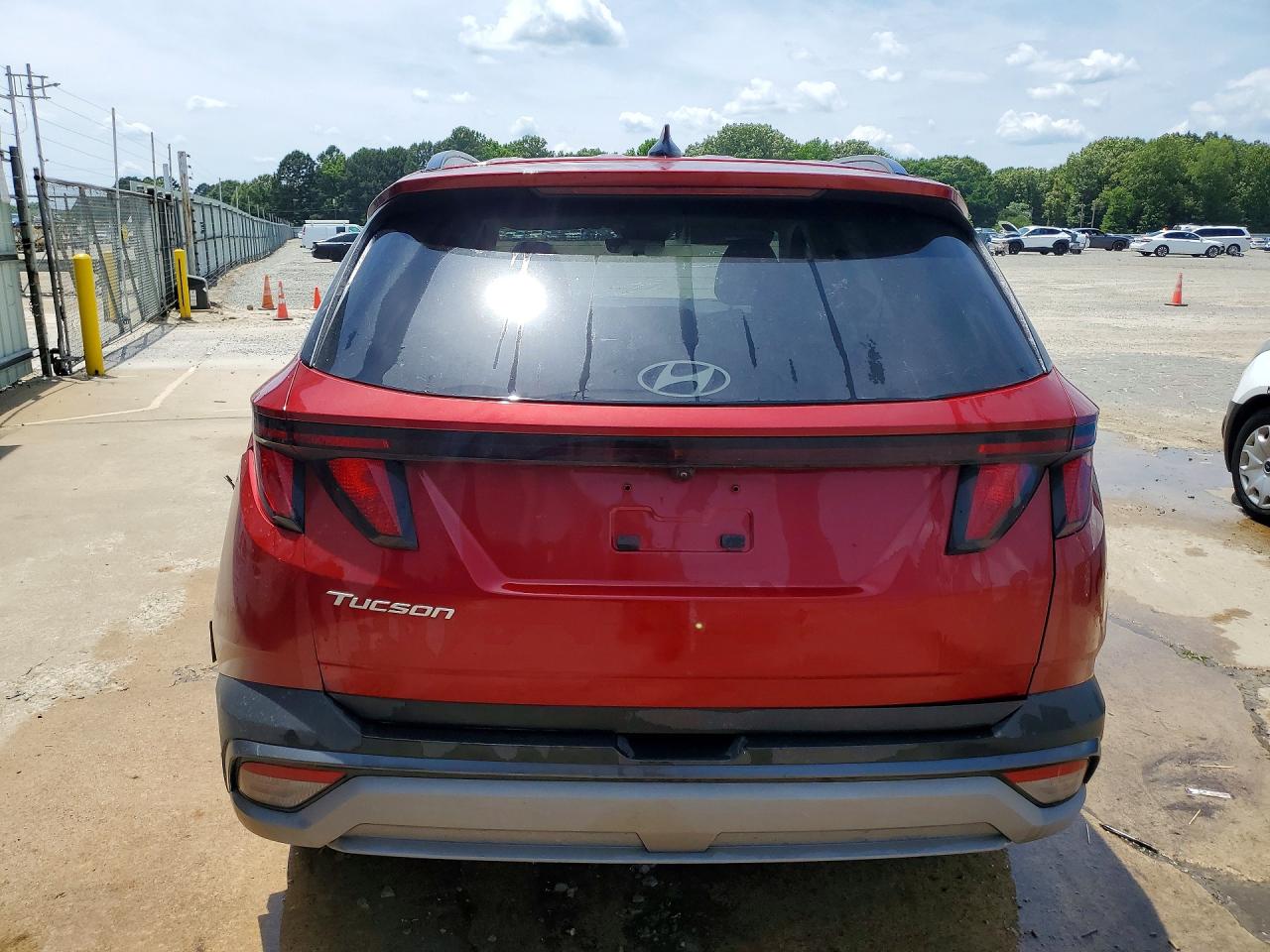 2025 Hyundai Tucson Sel Burgundy vin: 5NMJB3DE2SH529975