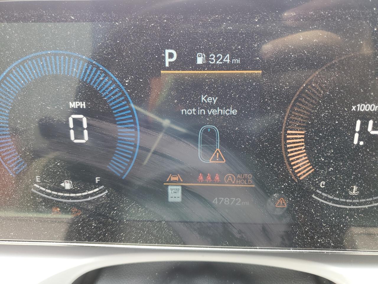 2025 Hyundai Tucson Sel Burgundy vin: 5NMJB3DE2SH529975 Damage: Warning - Traction Control, On, Unacceptable