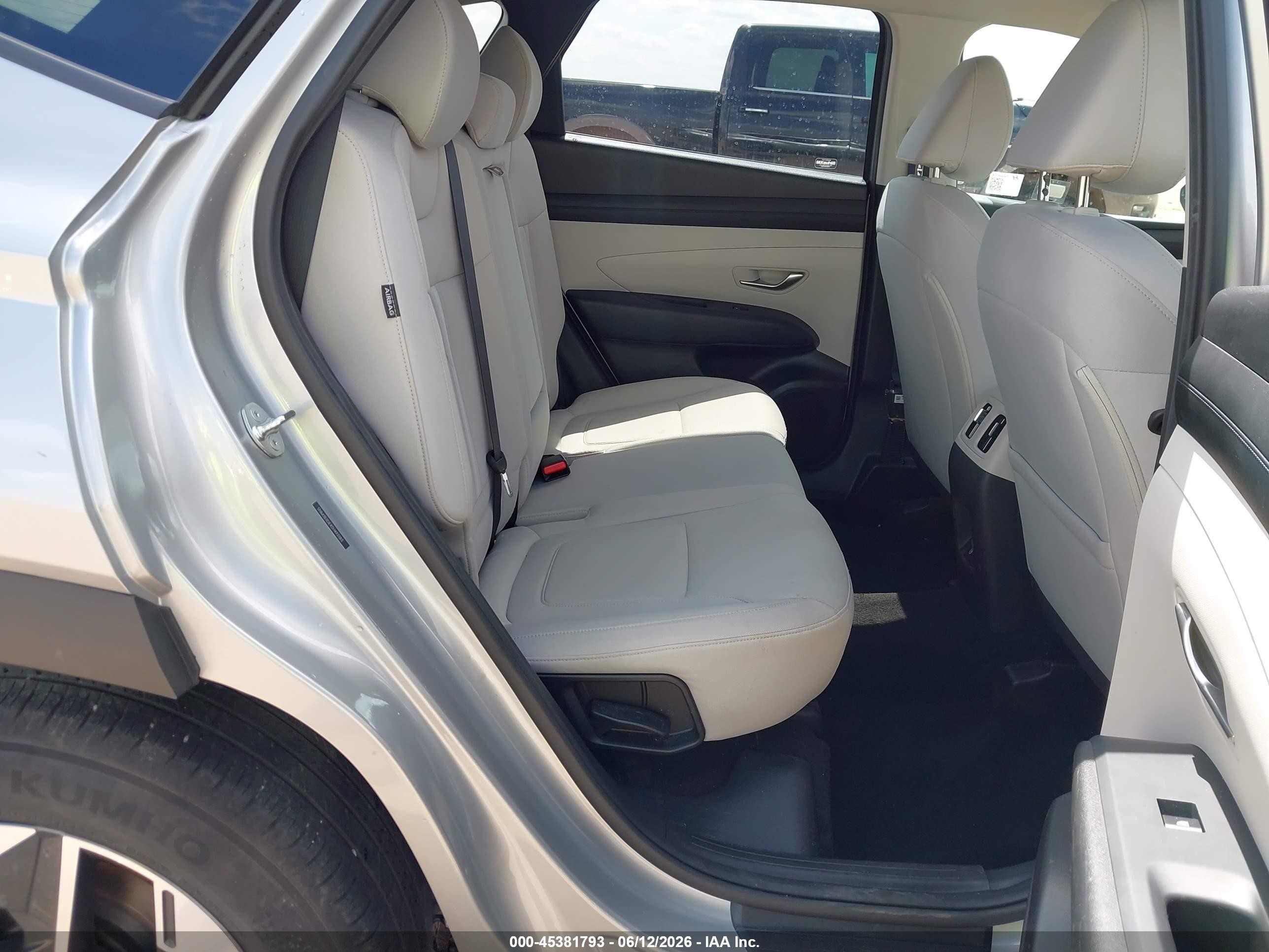 2025 Hyundai Tucson Sel Silver vin: 5NMJB3DE4SH493383