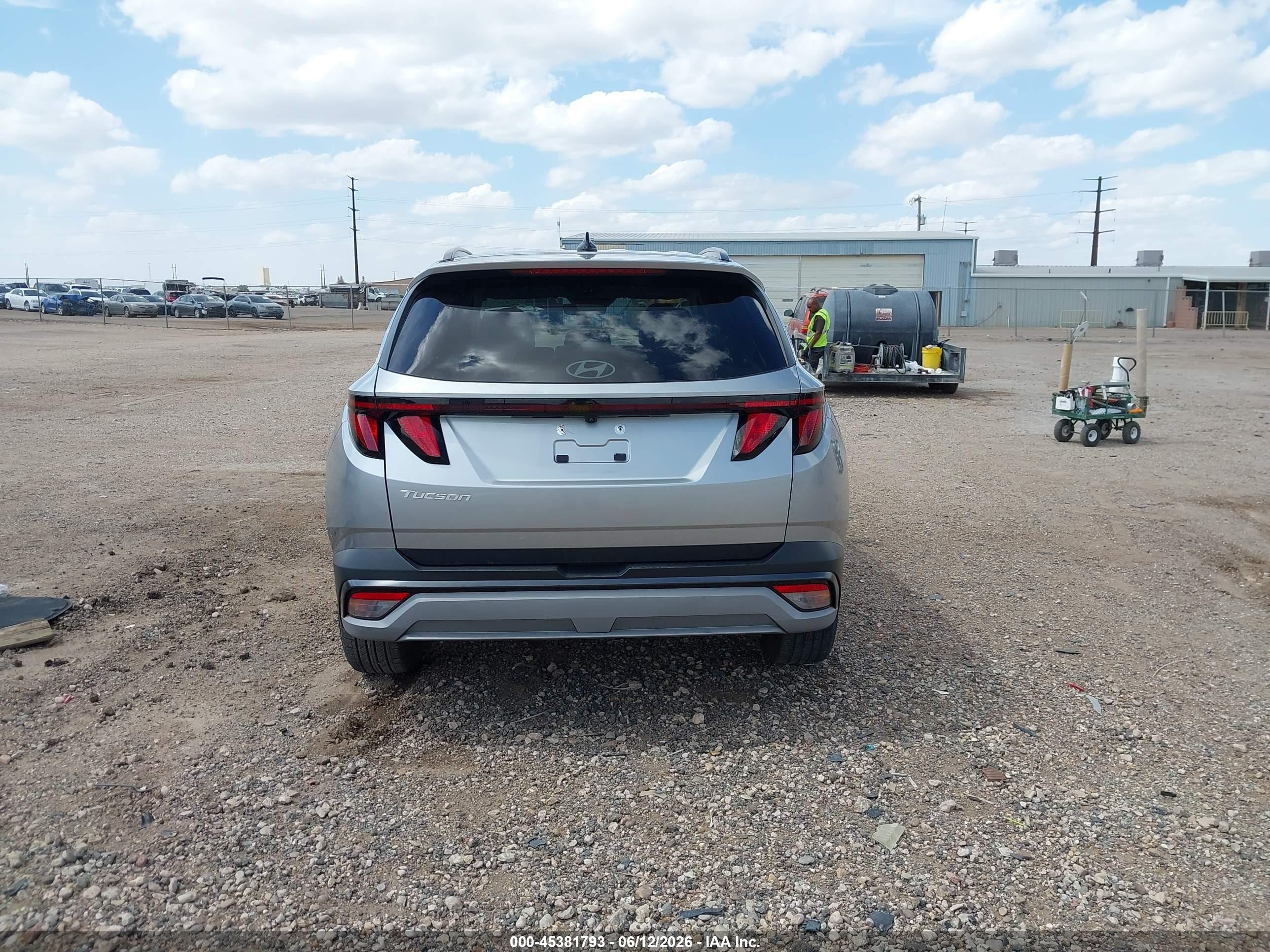 2025 Hyundai Tucson Sel Silver vin: 5NMJB3DE4SH493383