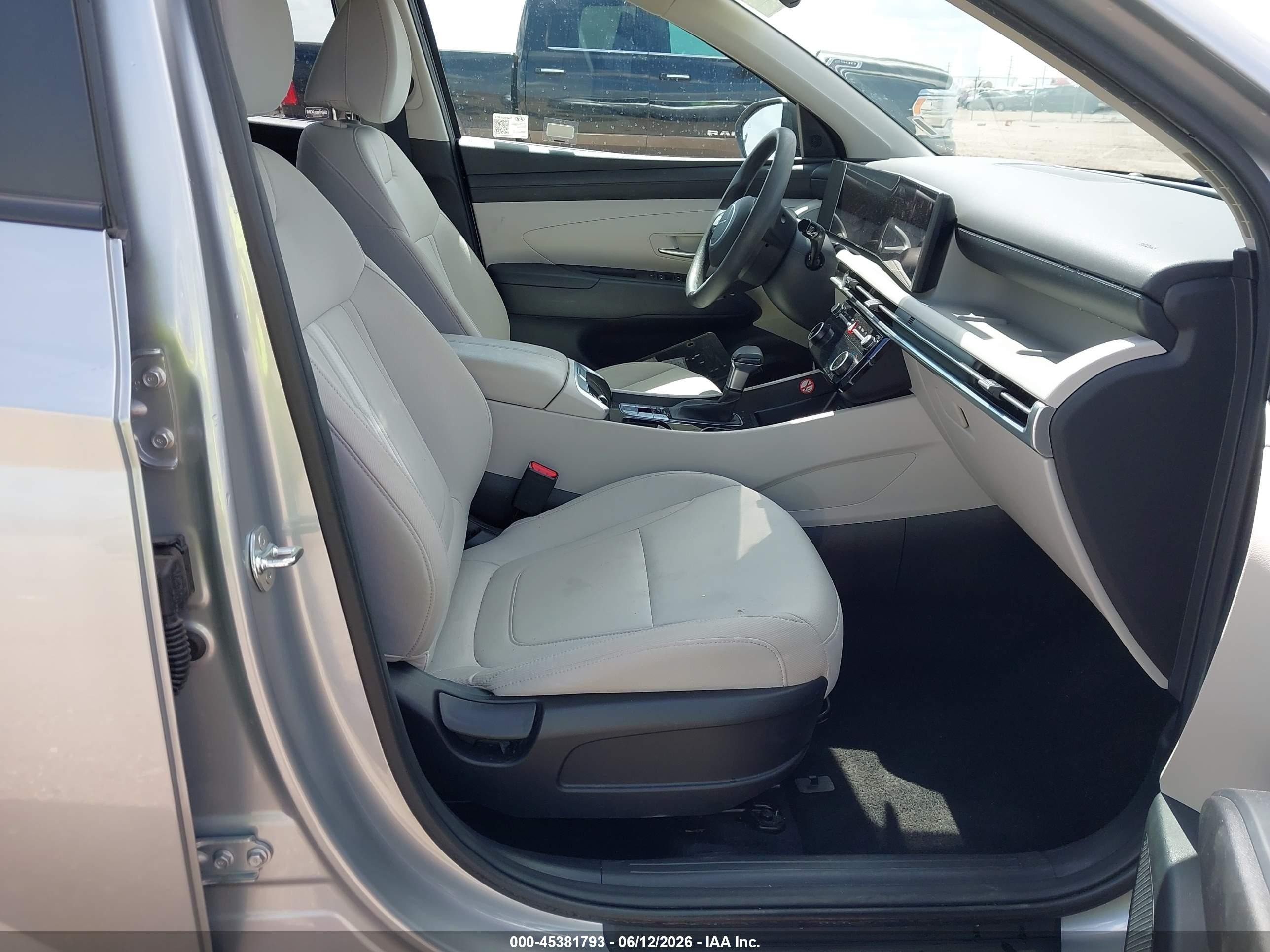 2025 Hyundai Tucson Sel Silver vin: 5NMJB3DE4SH493383