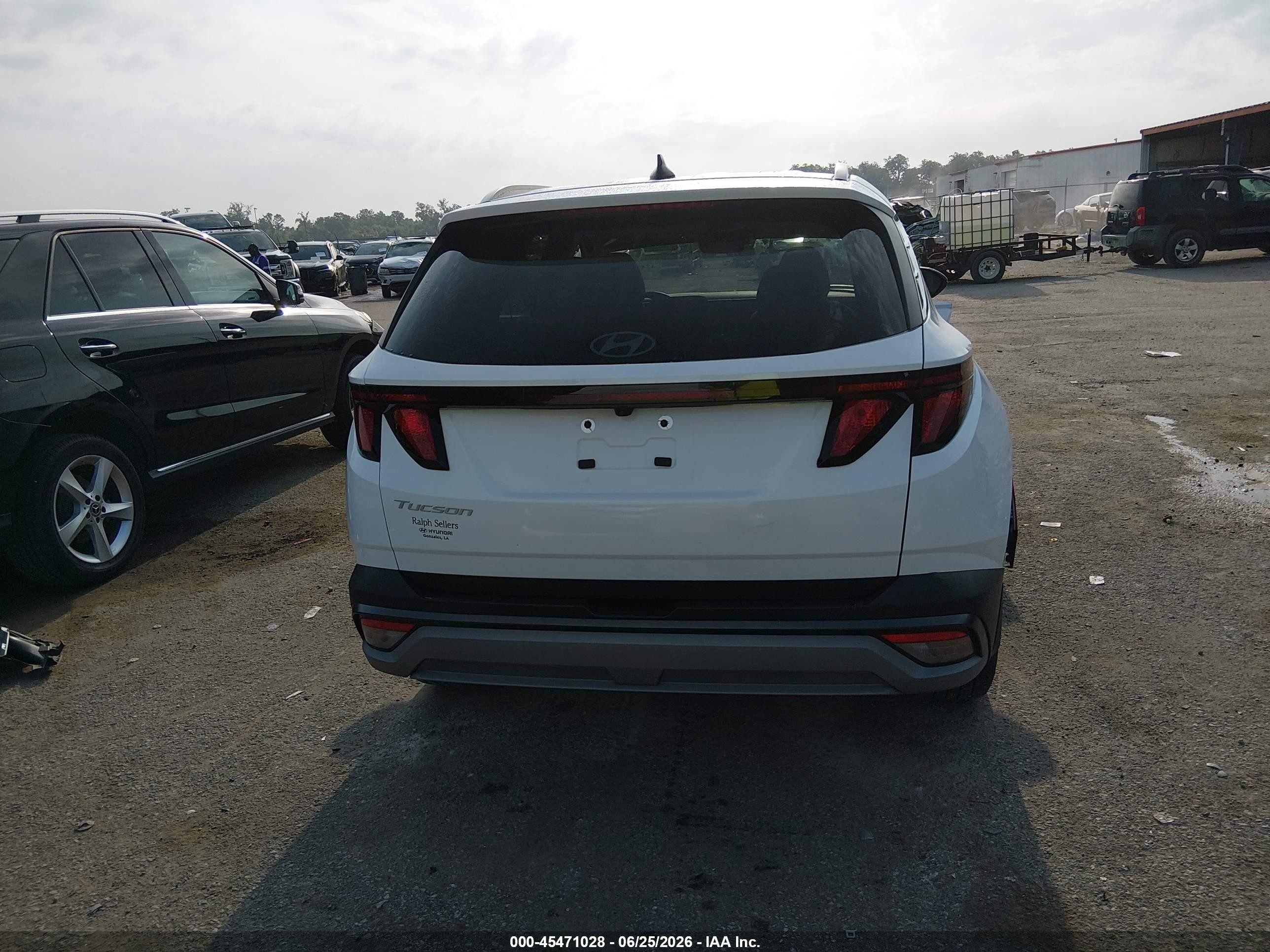 2025 Hyundai Tucson Sel White vin: 5NMJB3DE5SH522518
