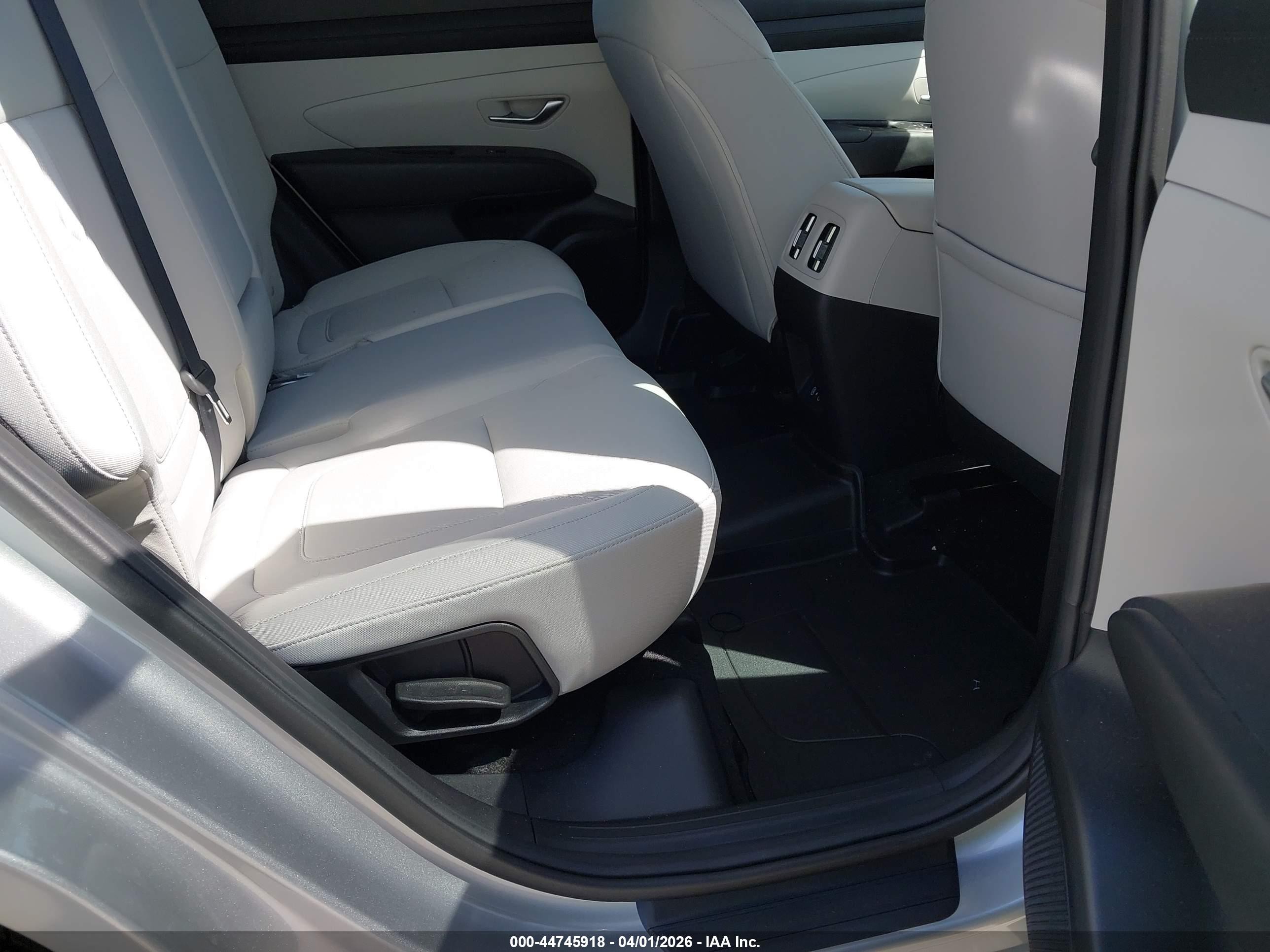 2025 Hyundai Tucson Sel Gray vin: 5NMJB3DE7SH441584