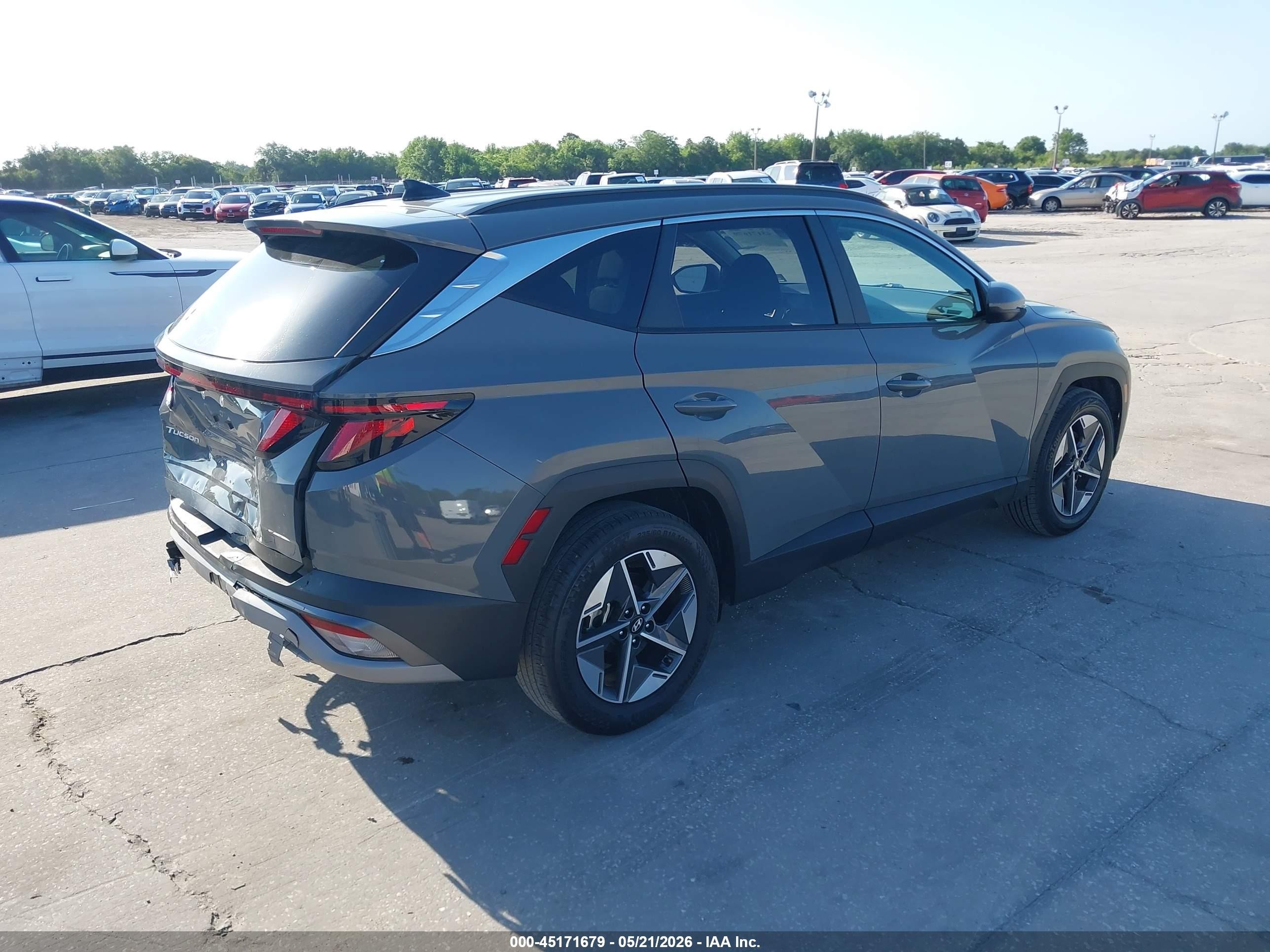 2025 Hyundai Tucson Sel Gray vin: 5NMJB3DE7SH507258