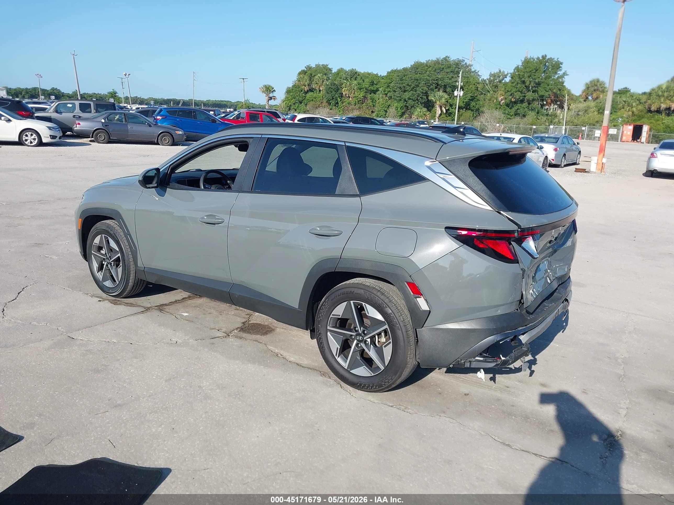 2025 Hyundai Tucson Sel Gray vin: 5NMJB3DE7SH507258