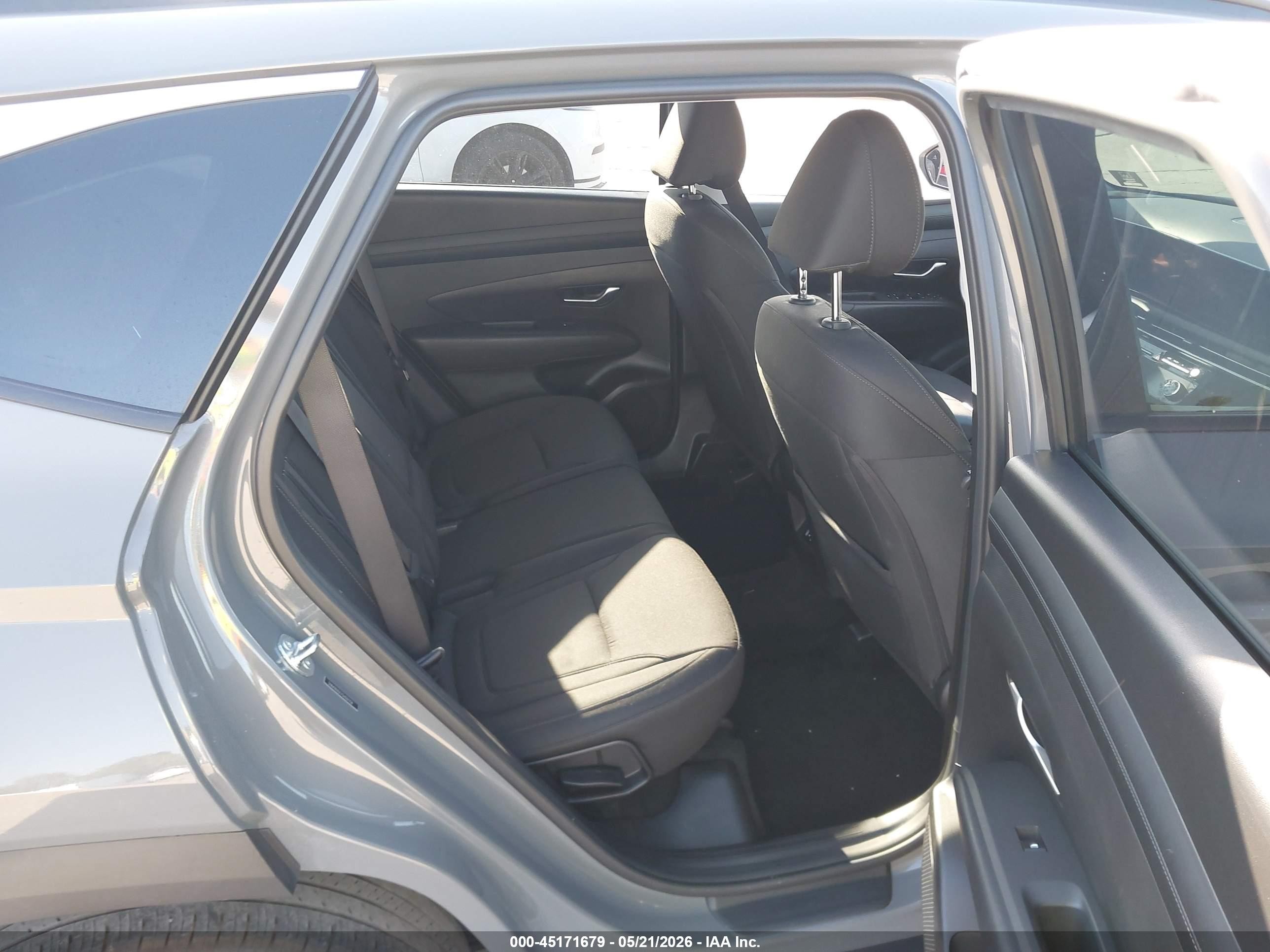 2025 Hyundai Tucson Sel Gray vin: 5NMJB3DE7SH507258