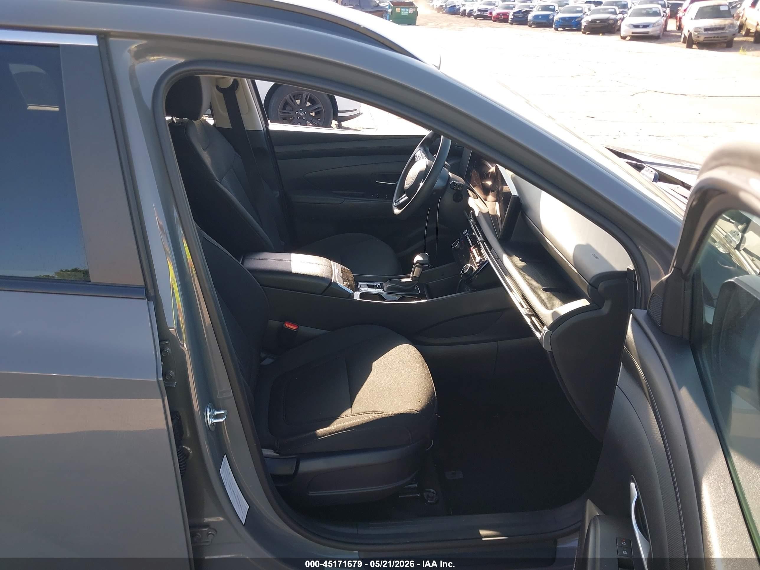 2025 Hyundai Tucson Sel Gray vin: 5NMJB3DE7SH507258