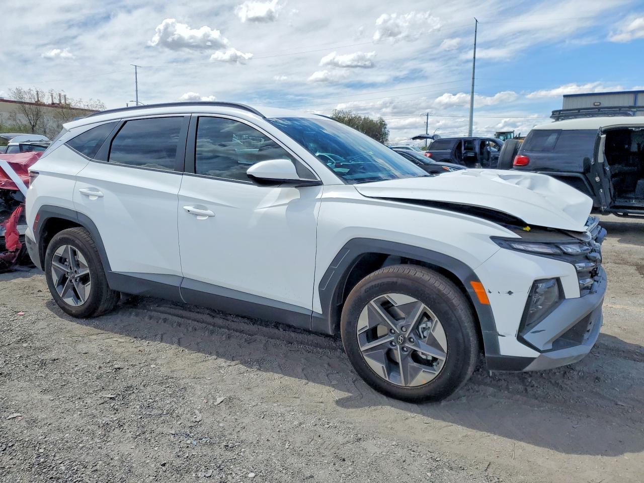 2026 Hyundai Tucson Sel White vin: 5NMJB3DE7TH689514