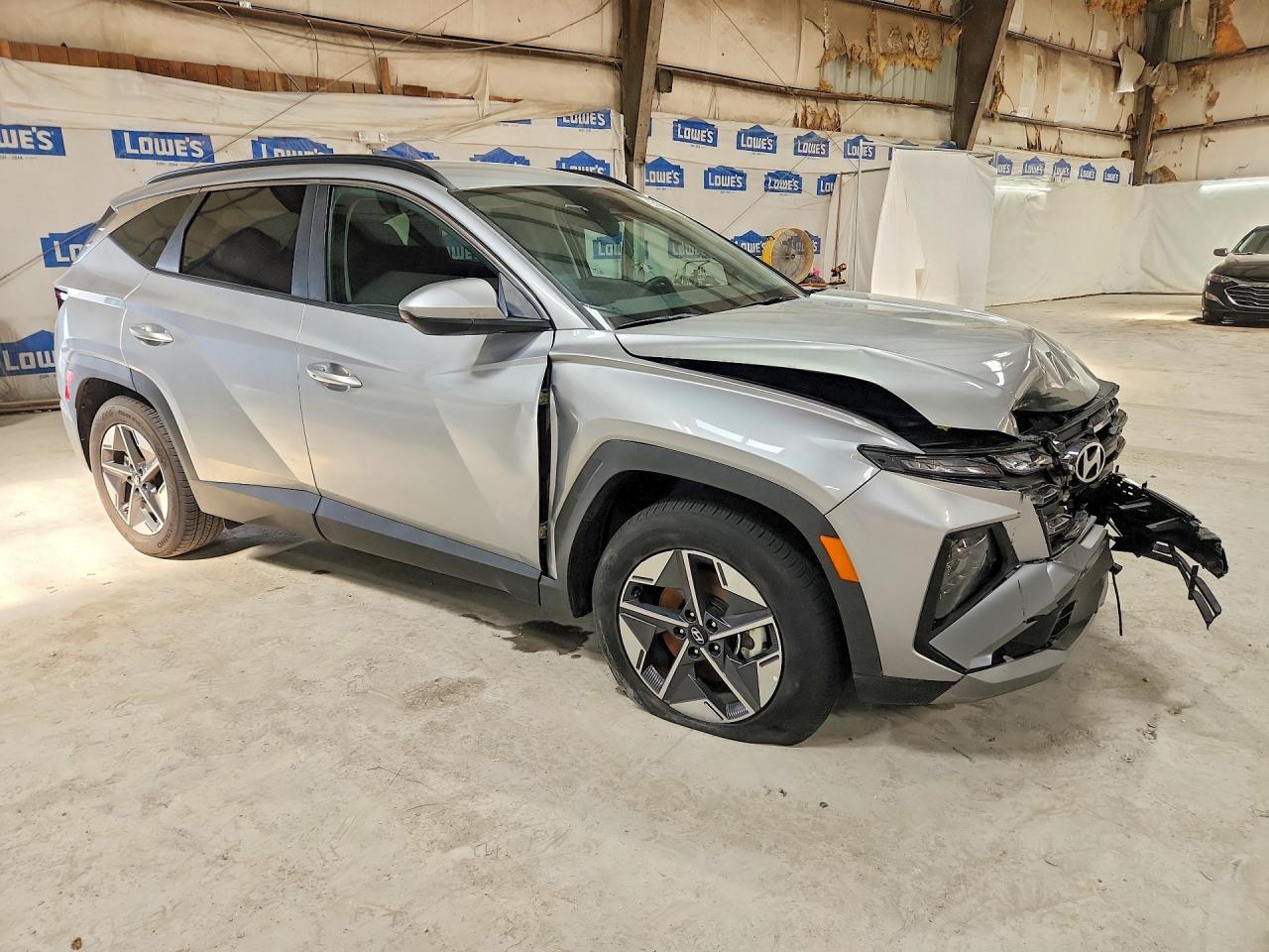 2026 Hyundai Tucson Sel Silver vin: 5NMJB3DE8TH718647