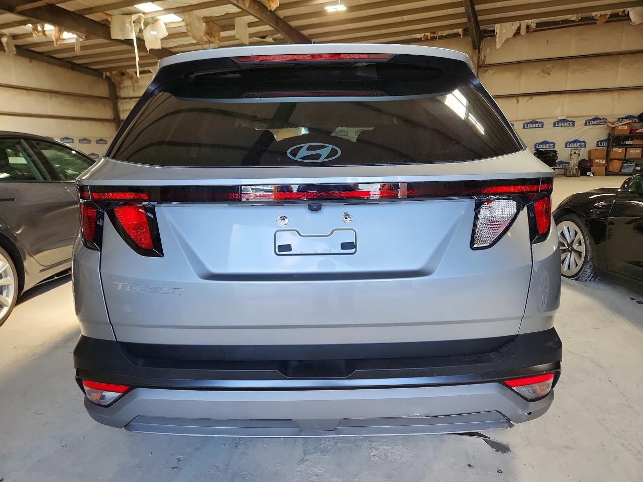 2026 Hyundai Tucson Sel Silver vin: 5NMJB3DE8TH719412