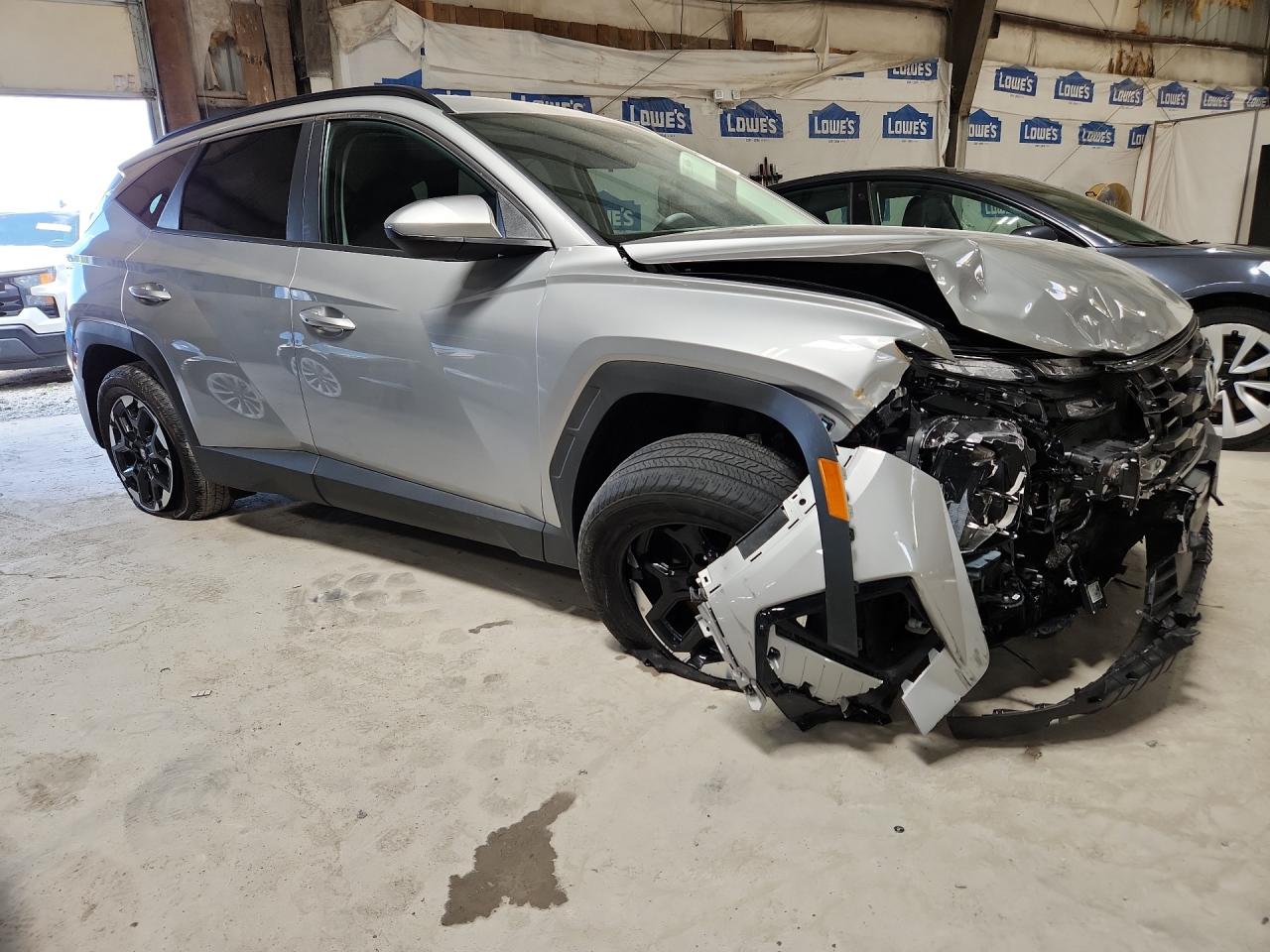 2026 Hyundai Tucson Sel Silver vin: 5NMJB3DE8TH719412 Damage: Right Front Fender, Dent(S) W/ Paint Dmg, 7 To 8 Inches