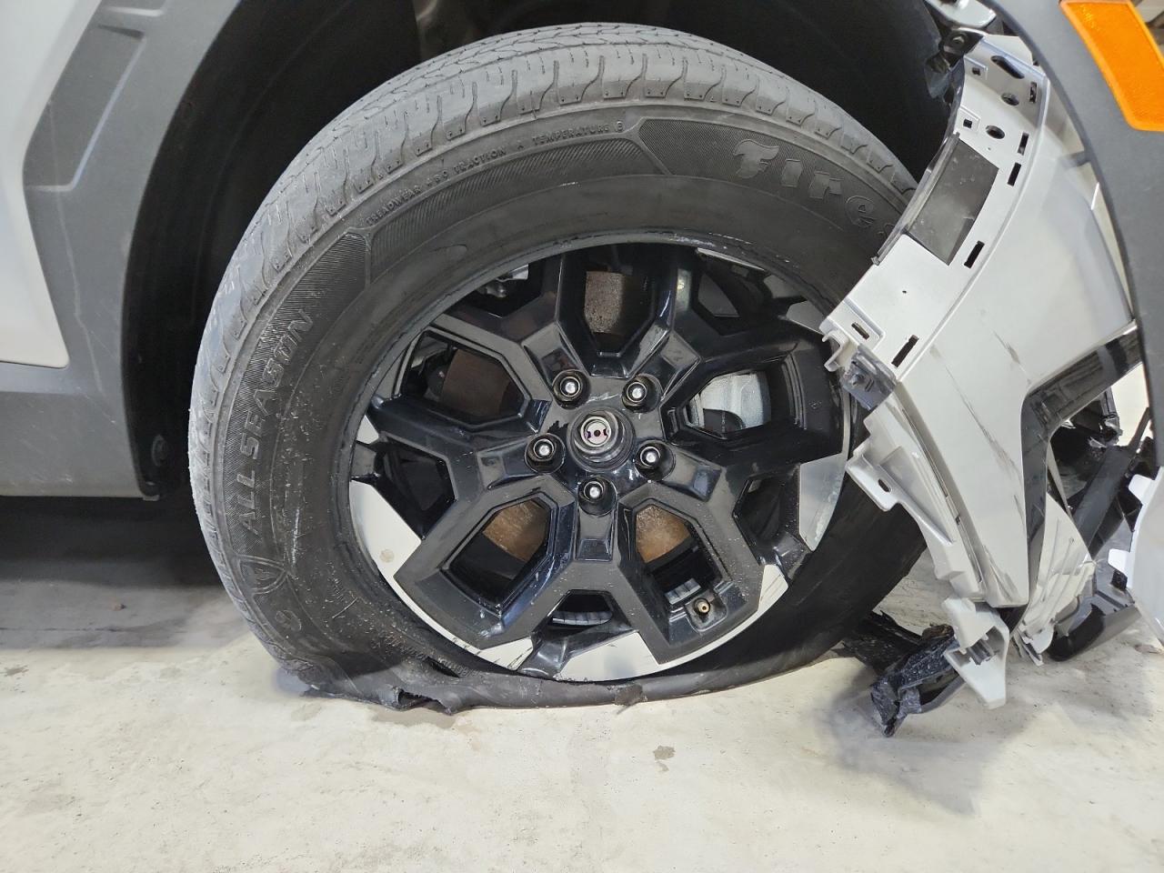 2026 Hyundai Tucson Sel Silver vin: 5NMJB3DE8TH719412 Damage: Right Front Wheel, Curb Rash, > 12 Inches
