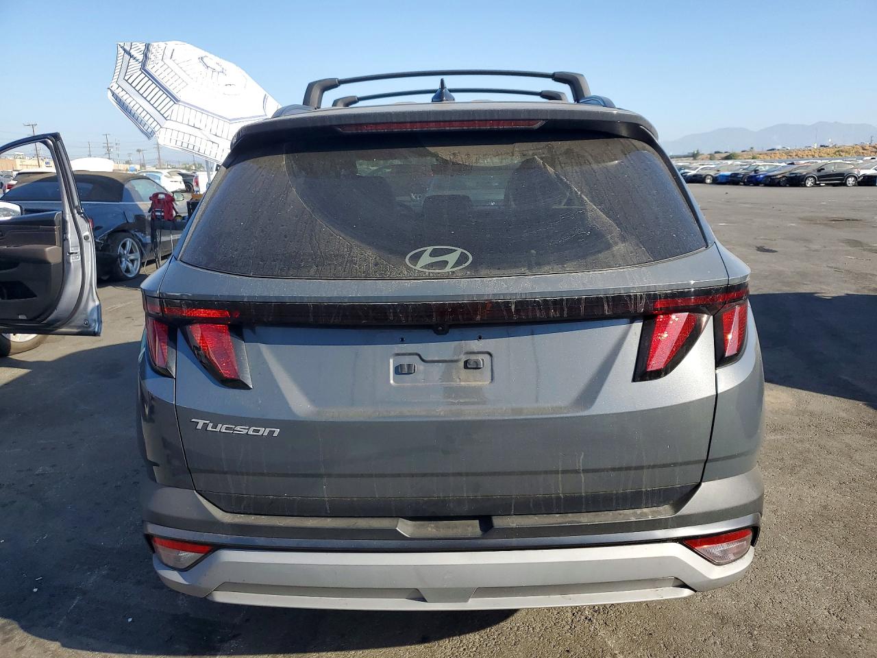 2025 Hyundai Tucson Sel Gray vin: 5NMJB3DE9SH592832