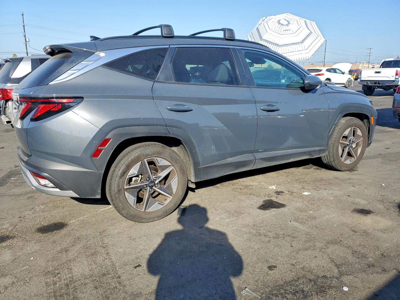 2025 Hyundai Tucson Sel Gray vin: 5NMJB3DE9SH592832