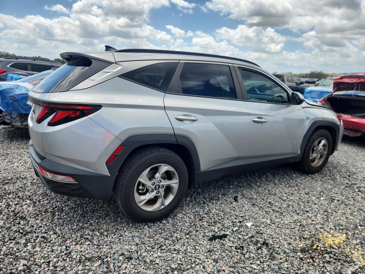2024 Hyundai Tucson Sel Silver vin: 5NMJB3DEXRH382993