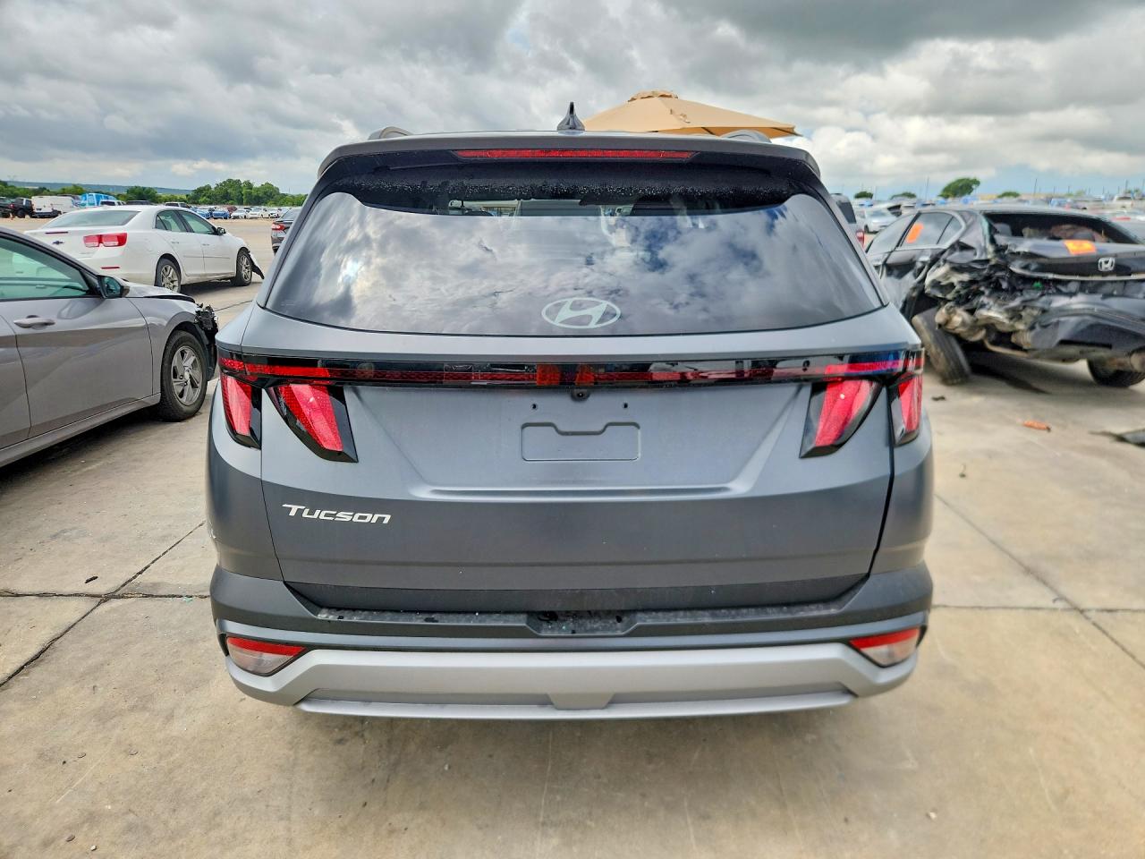 2025 Hyundai Tucson Sel Gray vin: 5NMJB3DEXSH457620