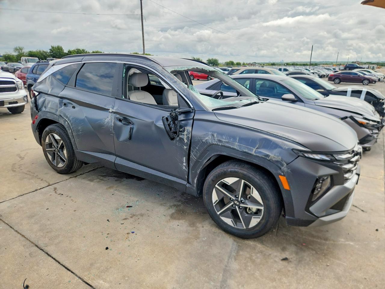 2025 Hyundai Tucson Sel Gray vin: 5NMJB3DEXSH457620