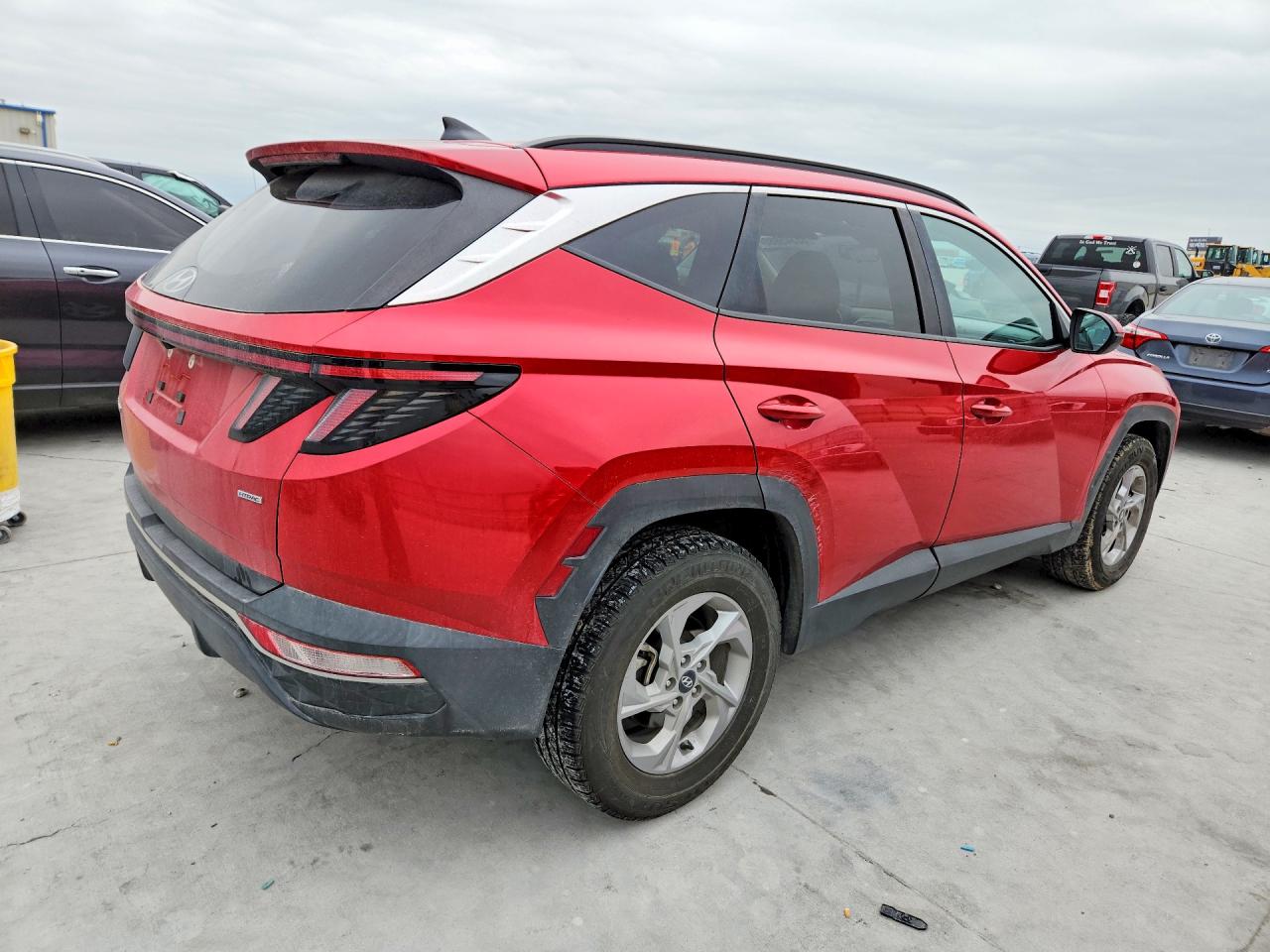 2023 Hyundai Tucson Sel Red vin: 5NMJBCAE0PH216581