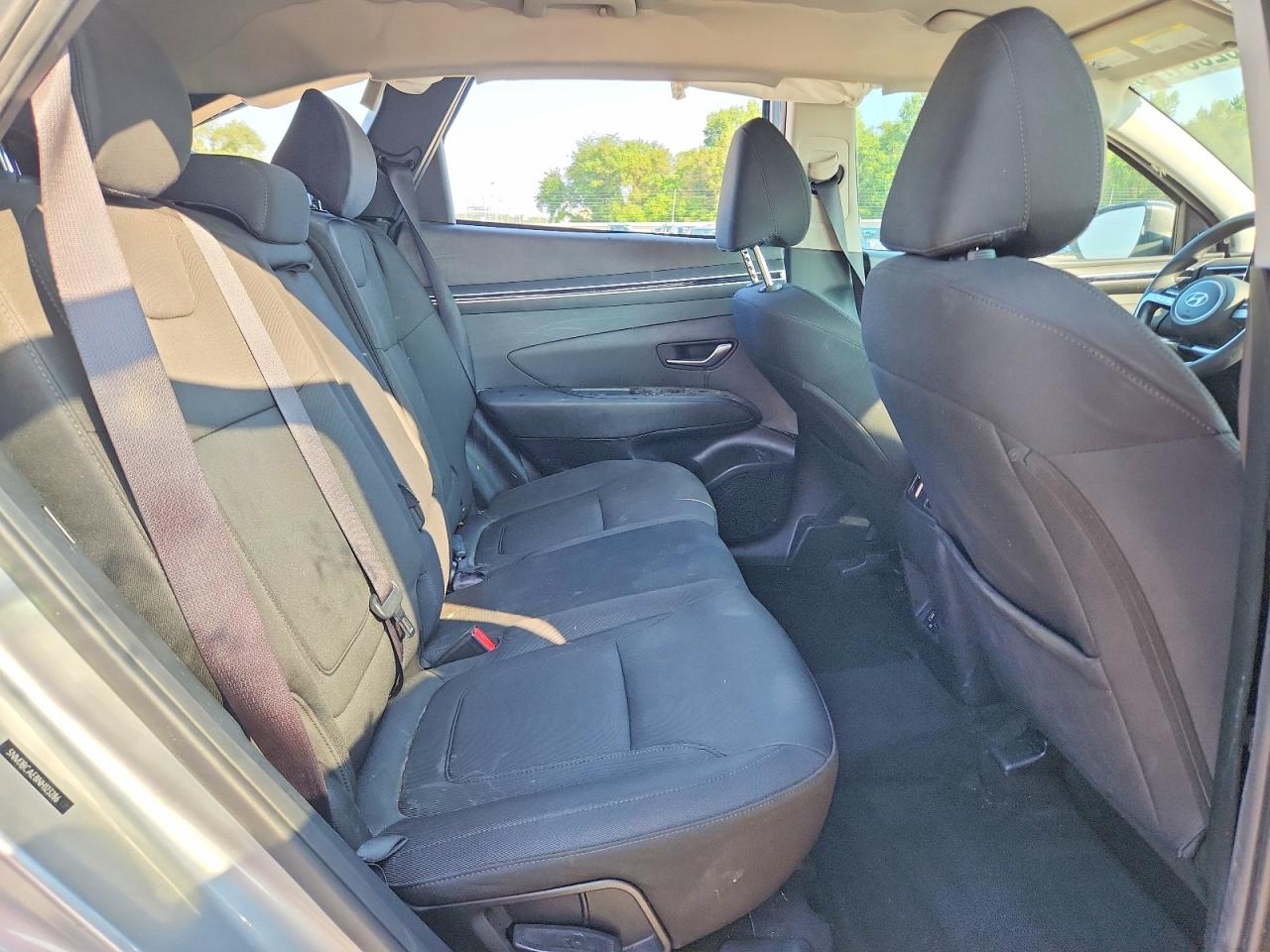 2022 Hyundai Tucson Sel Silver vin: 5NMJBCAE8NH123286
