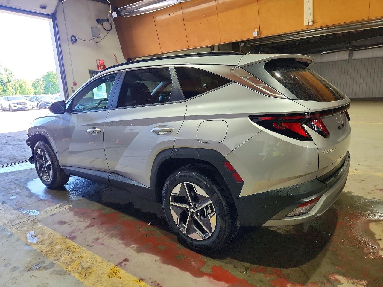 2026 Hyundai Tucson Sel Silver vin: 5NMJBCDE1TH722684