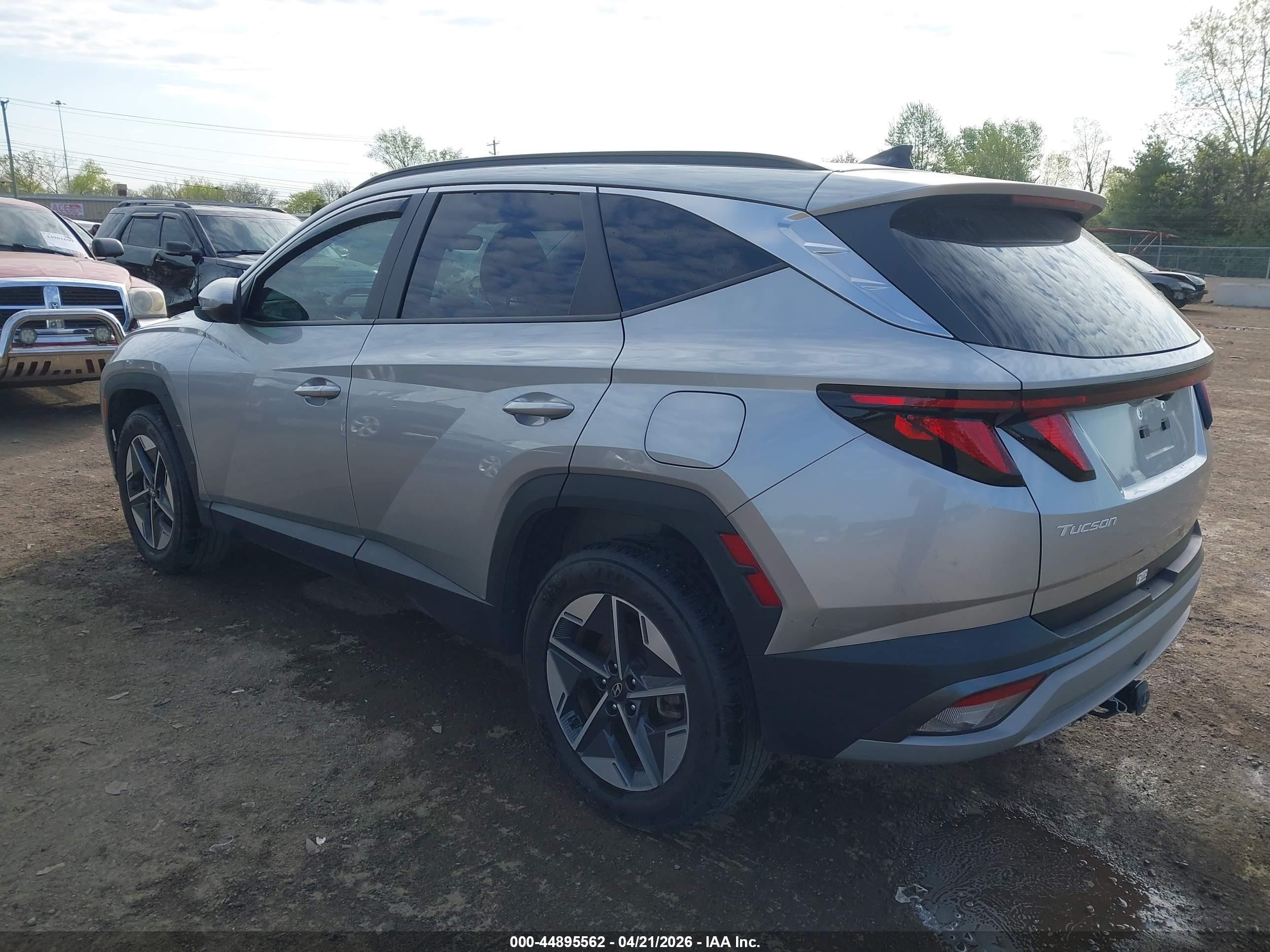 2025 Hyundai Tucson Sel Серебряный vin: 5NMJBCDE2SH533170