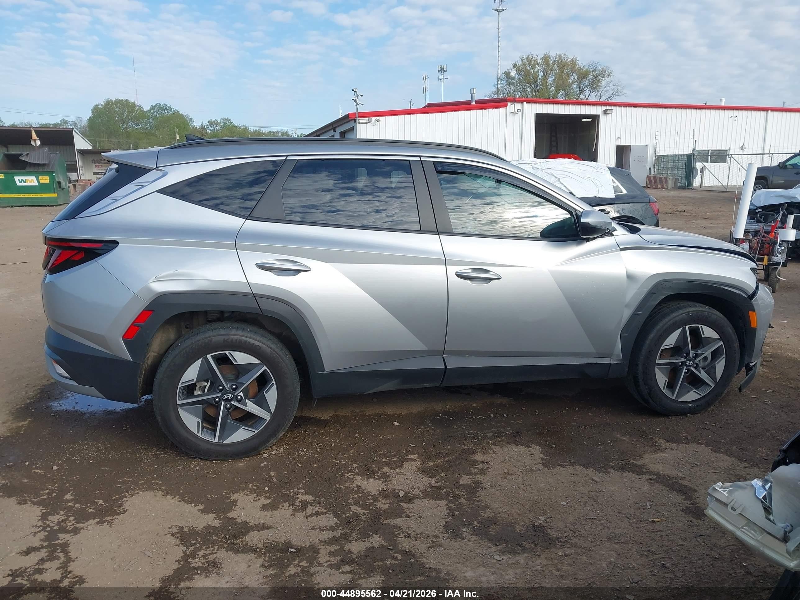 2025 Hyundai Tucson Sel Серебряный vin: 5NMJBCDE2SH533170