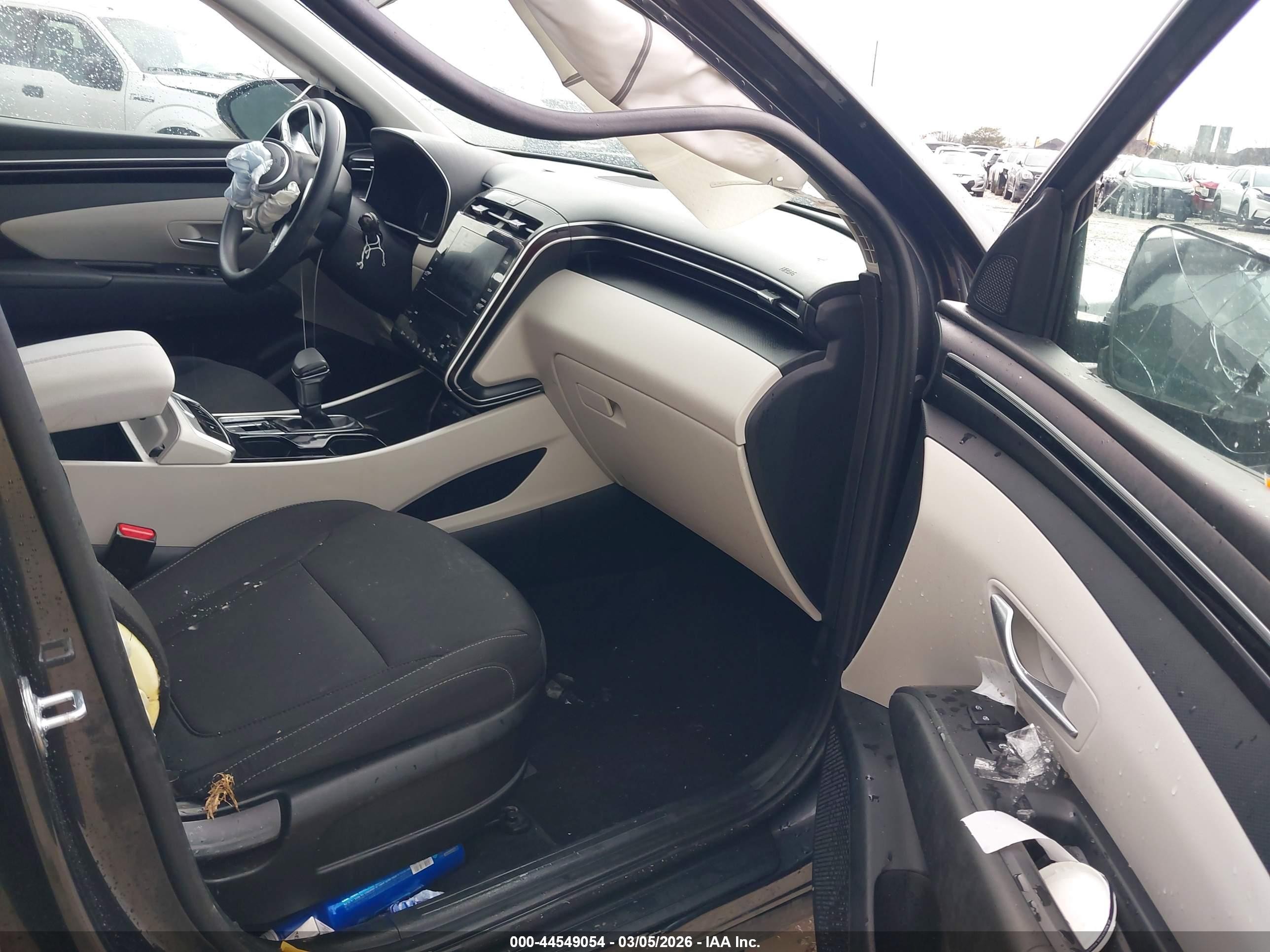 2024 Hyundai Tucson Sel Gray vin: 5NMJBCDE3RH299051