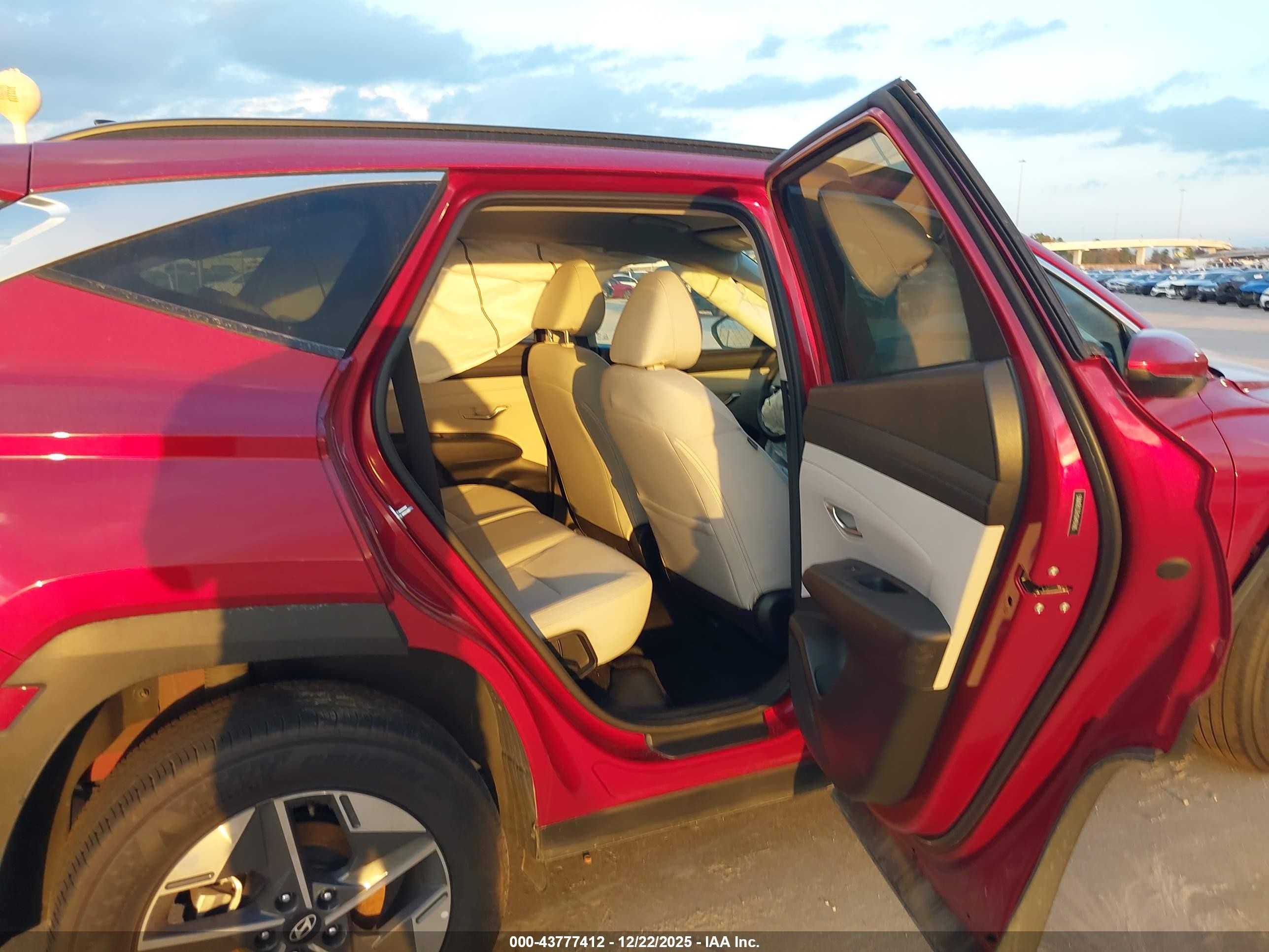 2025 Hyundai Tucson Sel Red vin: 5NMJBCDE4SH459685