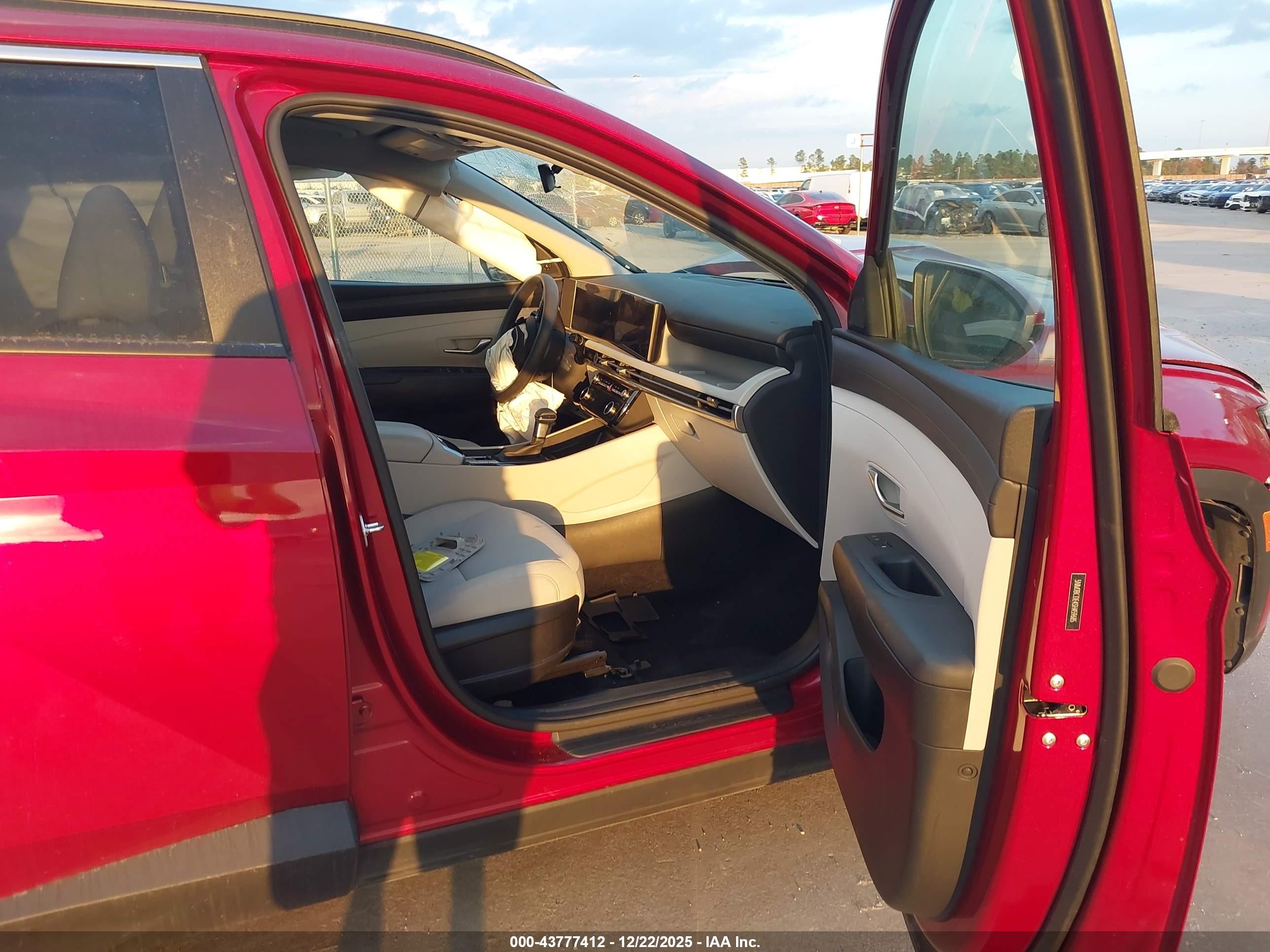 2025 Hyundai Tucson Sel Red vin: 5NMJBCDE4SH459685