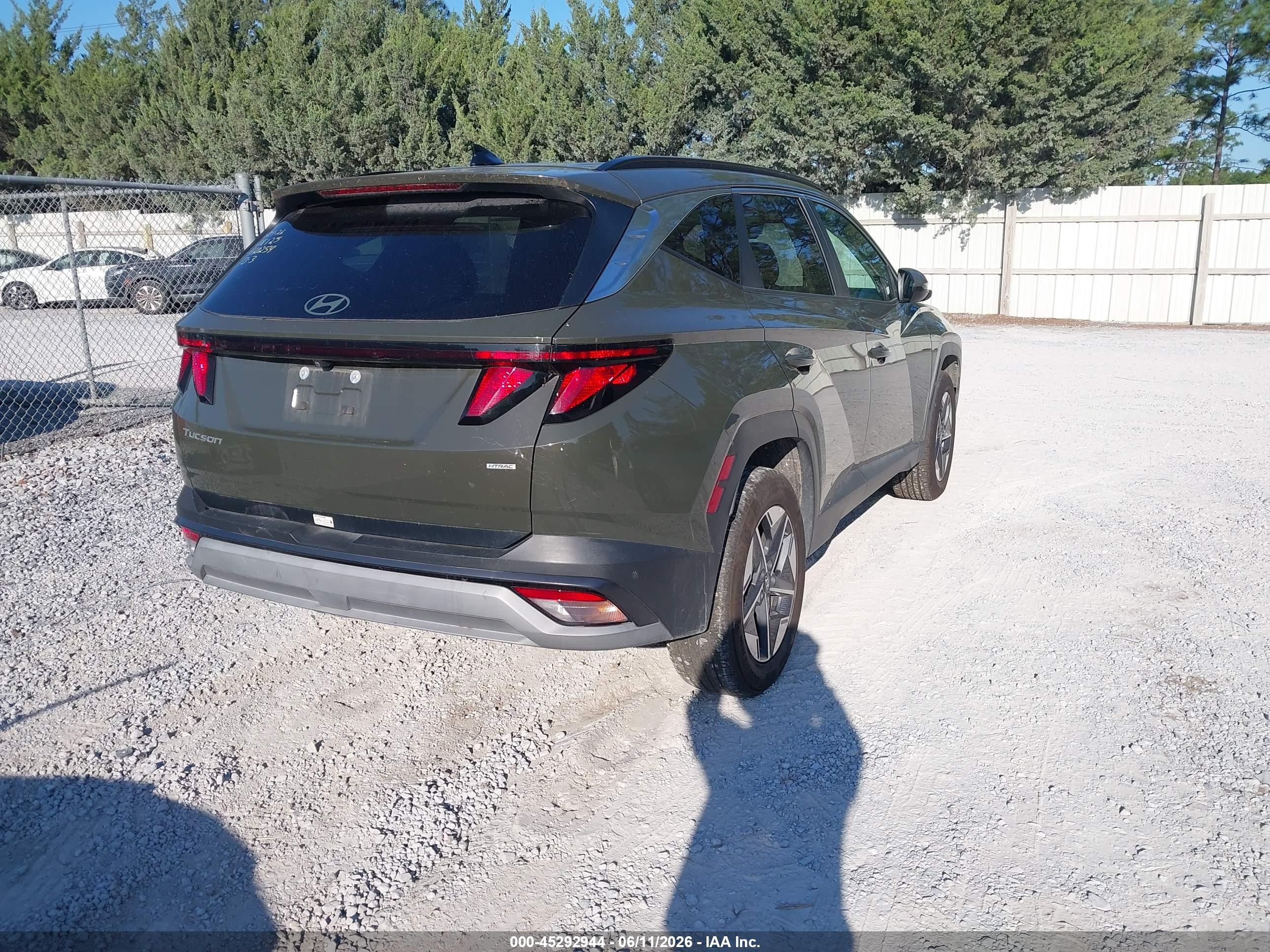 2025 Hyundai Tucson Sel Gray vin: 5NMJBCDE4SH460254
