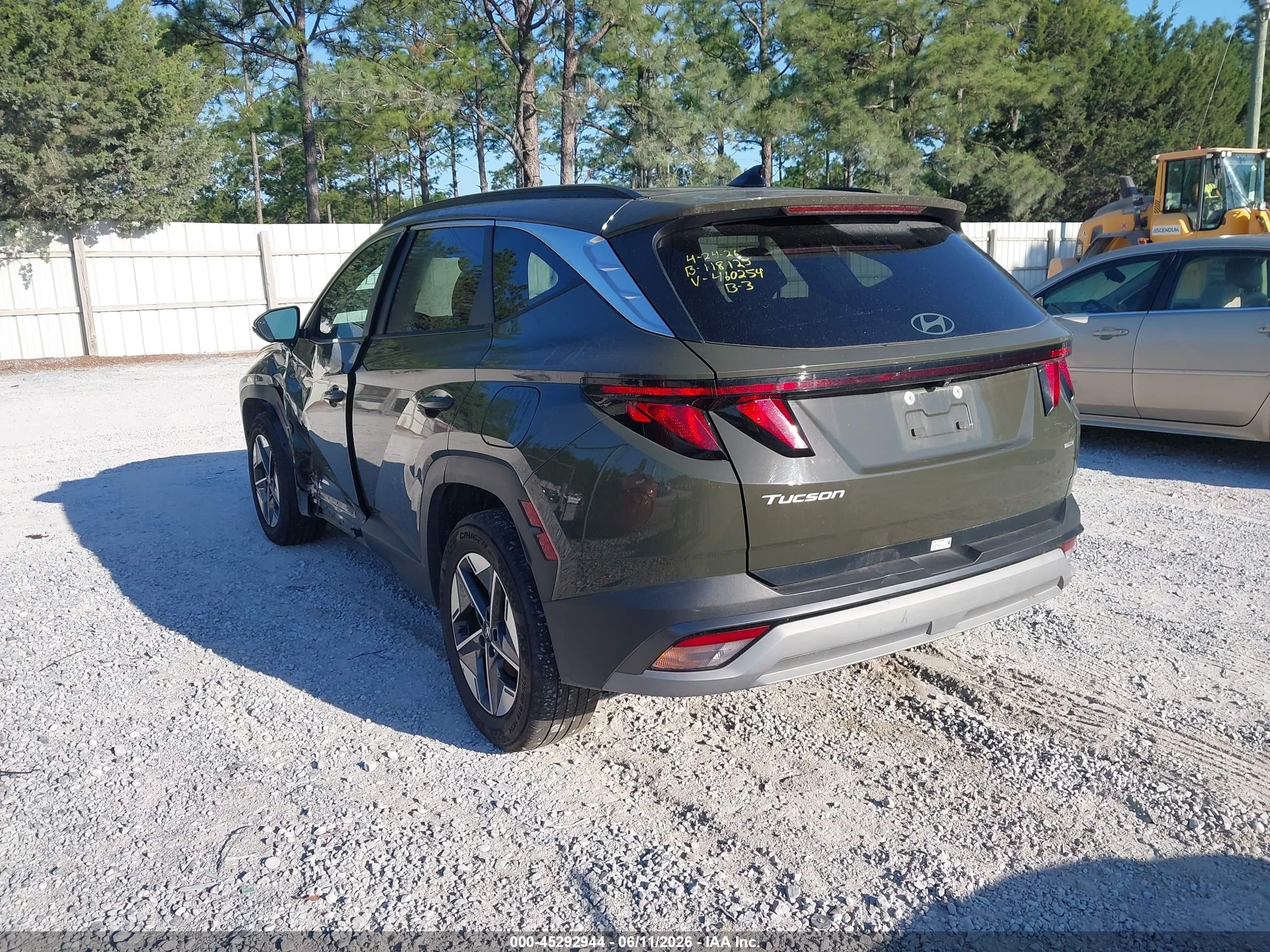 2025 Hyundai Tucson Sel Gray vin: 5NMJBCDE4SH460254