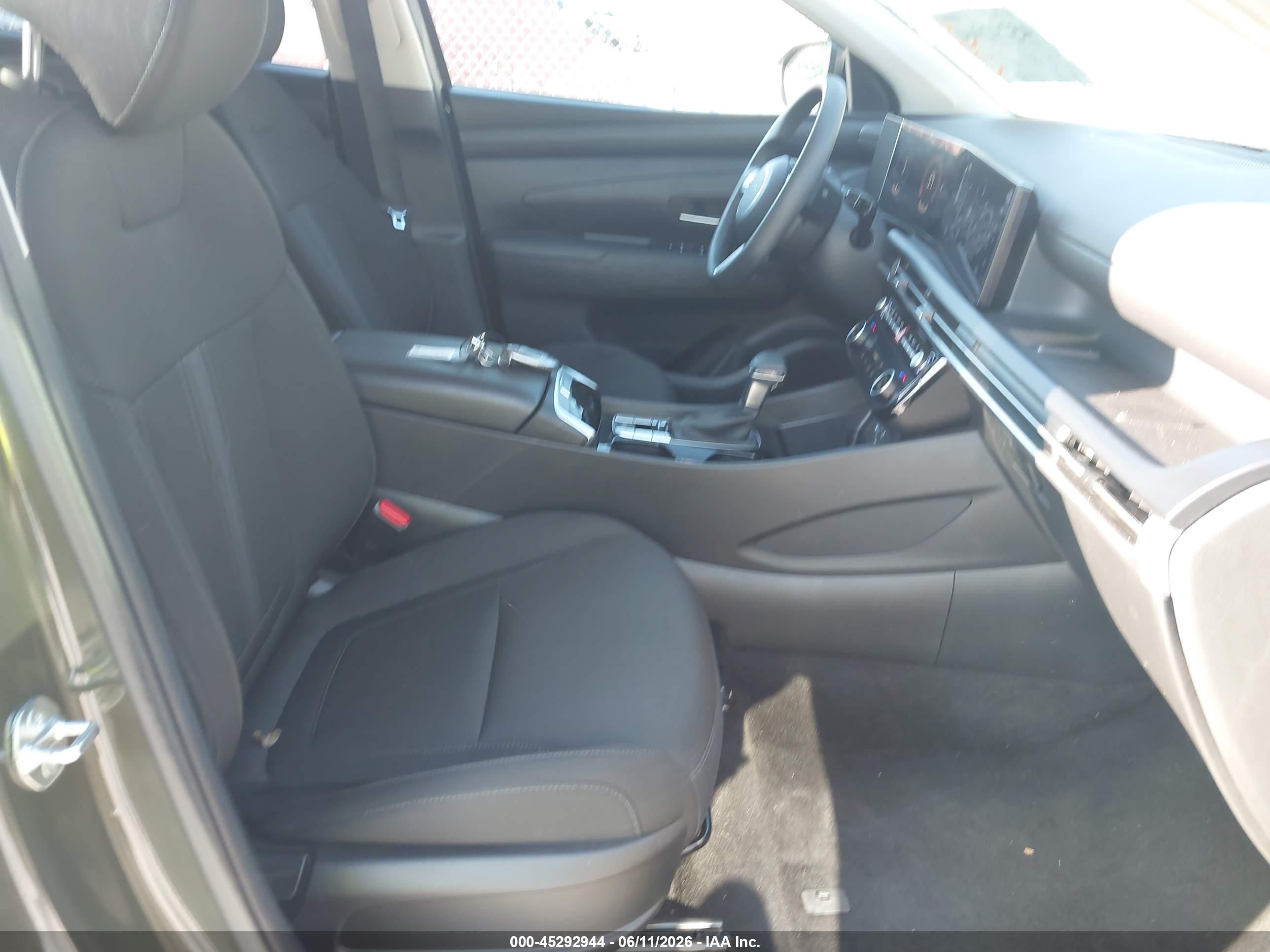 2025 Hyundai Tucson Sel Gray vin: 5NMJBCDE4SH460254