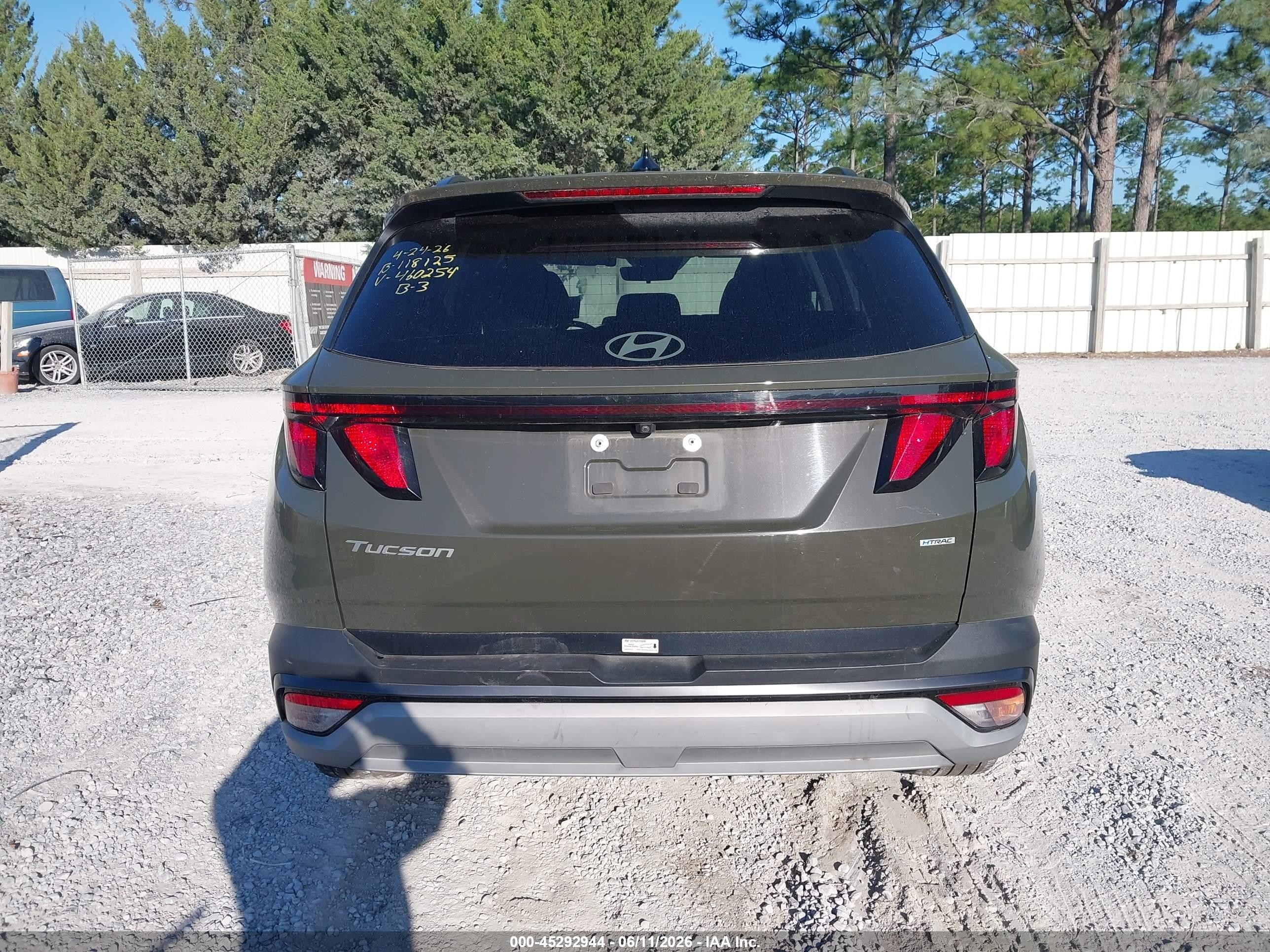 2025 Hyundai Tucson Sel Gray vin: 5NMJBCDE4SH460254
