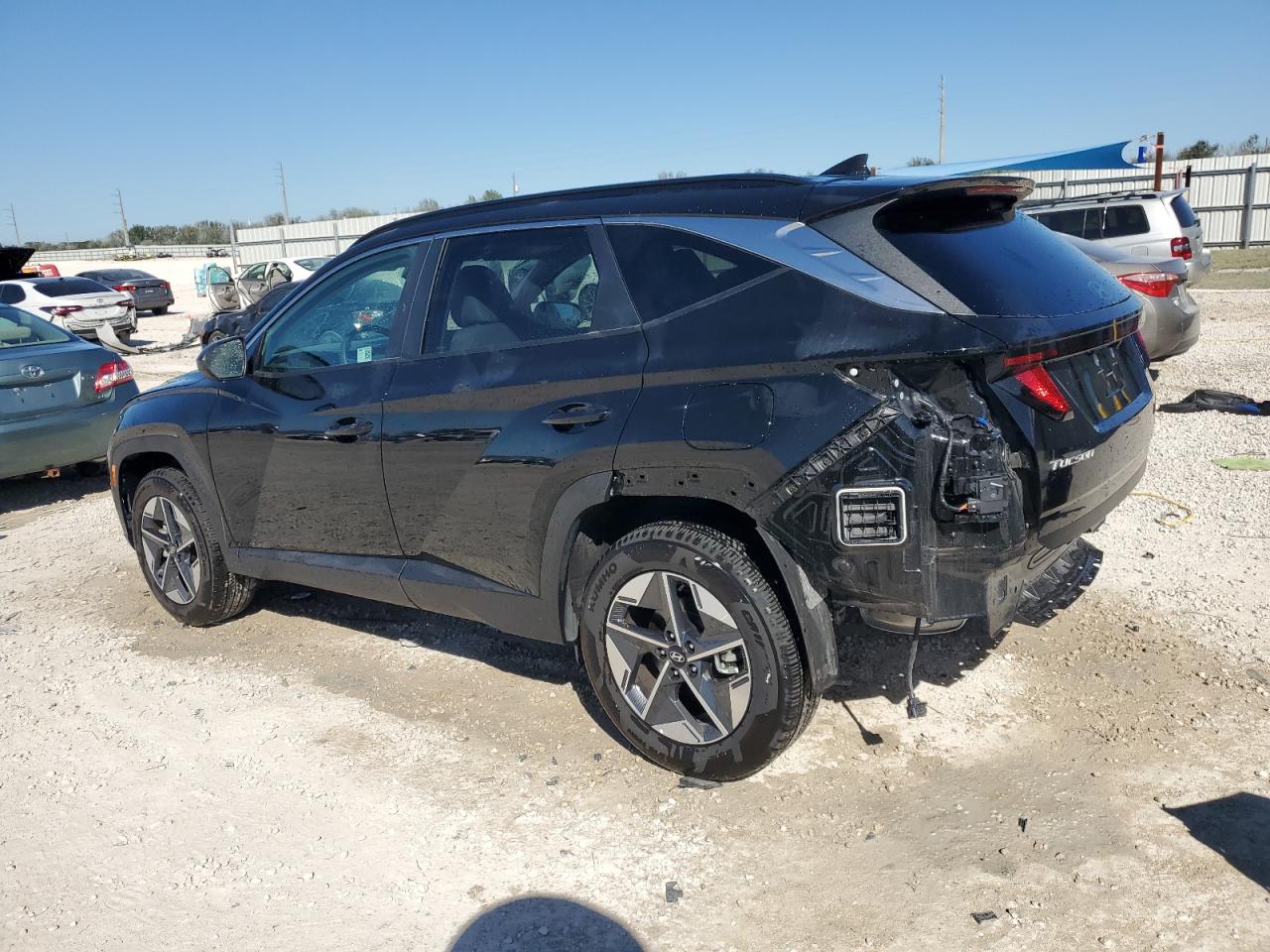 2025 Hyundai Tucson Sel Black vin: 5NMJBCDE5SH492890 Damage: Left Qtr Molding, Missing, Replacement Required