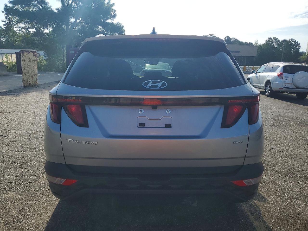2024 Hyundai Tucson Sel Silver vin: 5NMJBCDE6RH300693