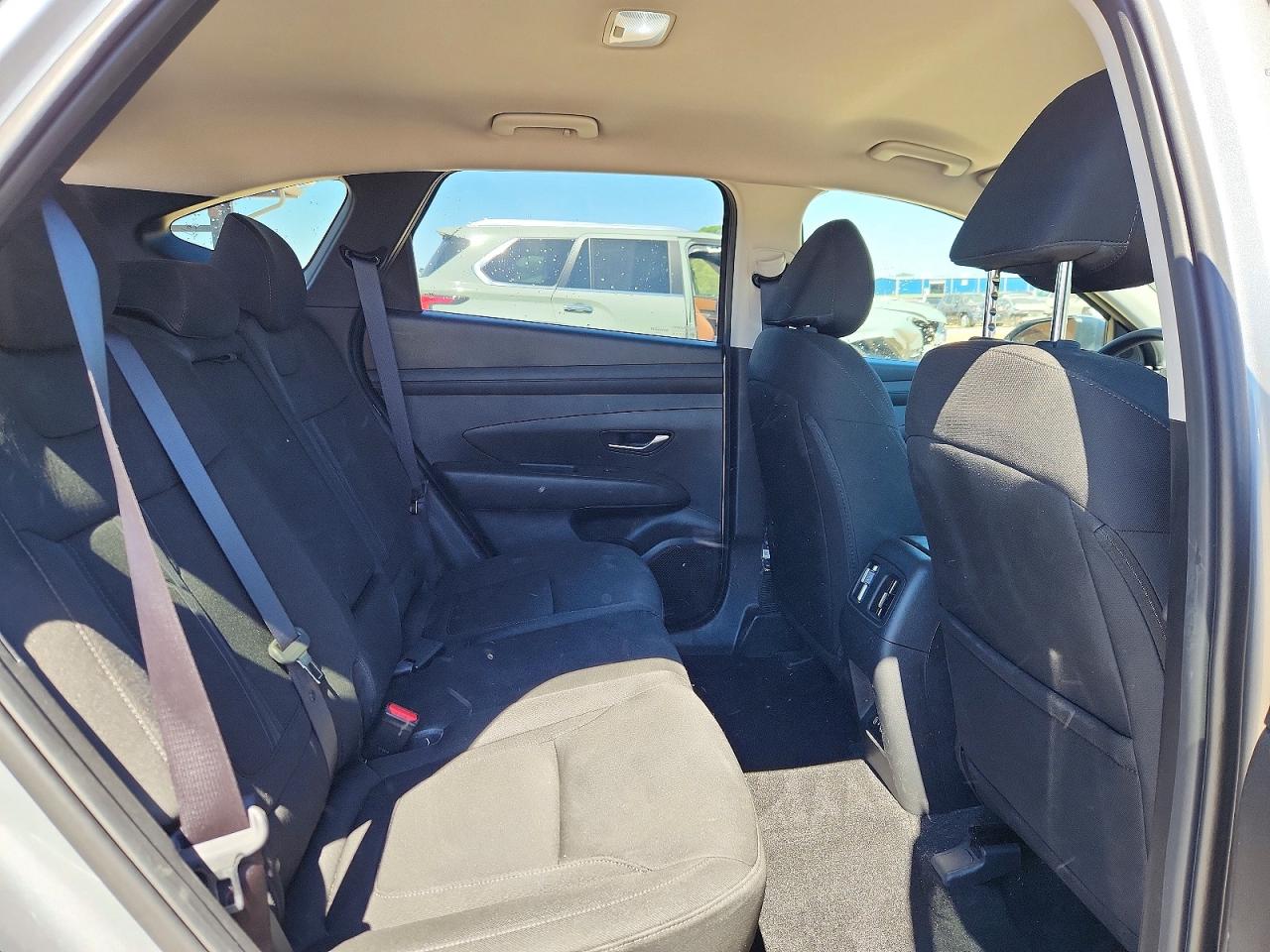 2025 Hyundai Tucson Sel Silver vin: 5NMJBCDE6SH568438
