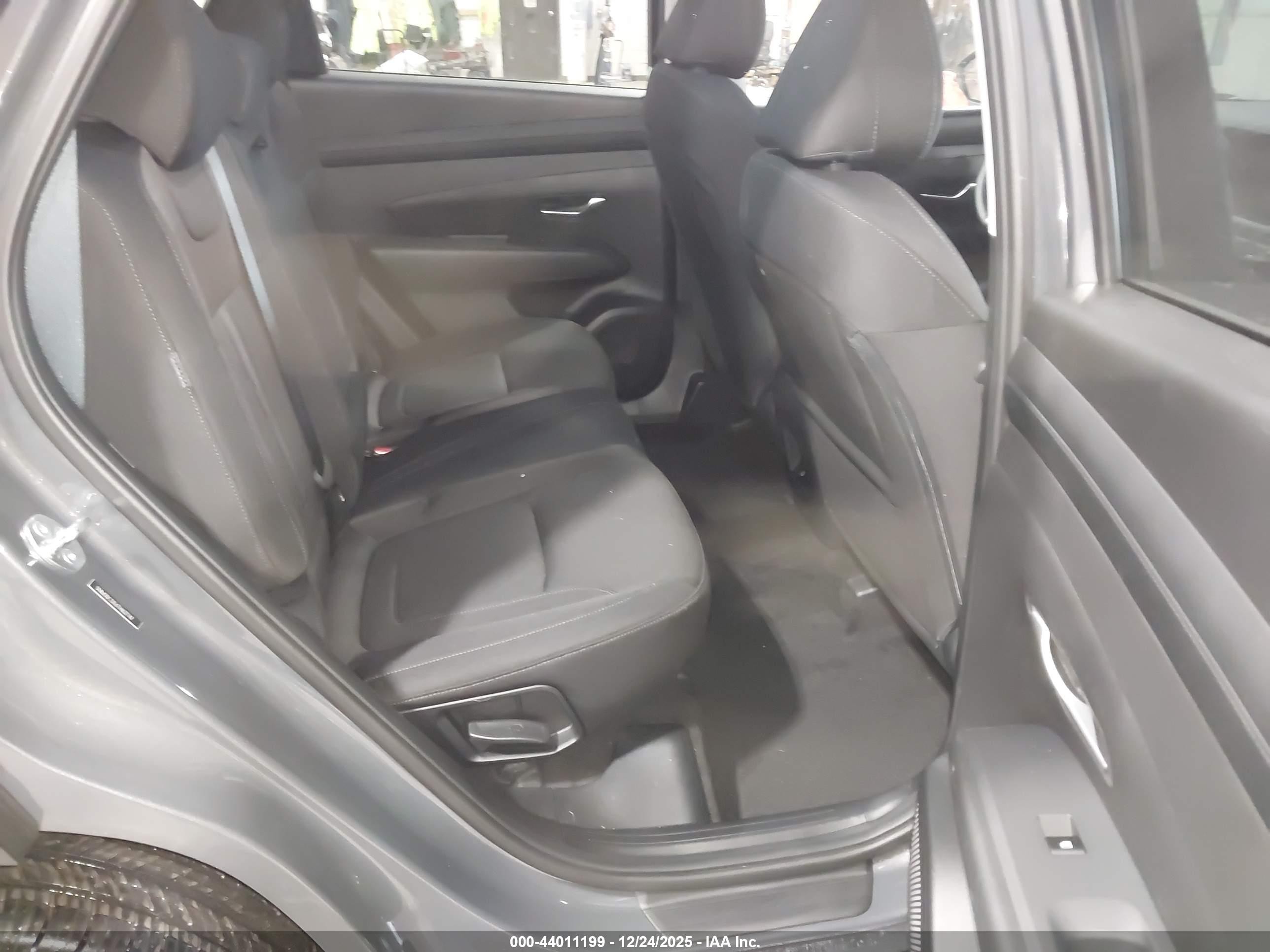 2026 Hyundai Tucson Sel Gray vin: 5NMJBCDE6TH627747