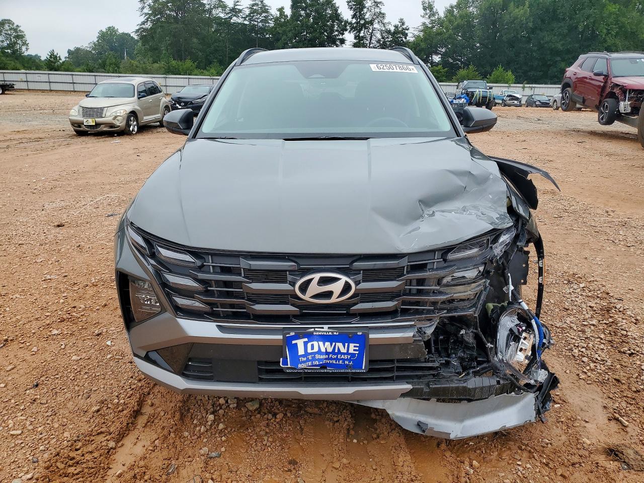 2025 Hyundai Tucson Sel Gray vin: 5NMJBCDE8SH586651