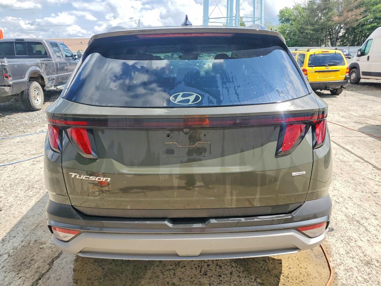 2025 Hyundai Tucson Sel Green vin: 5NMJBCDE8SH601665