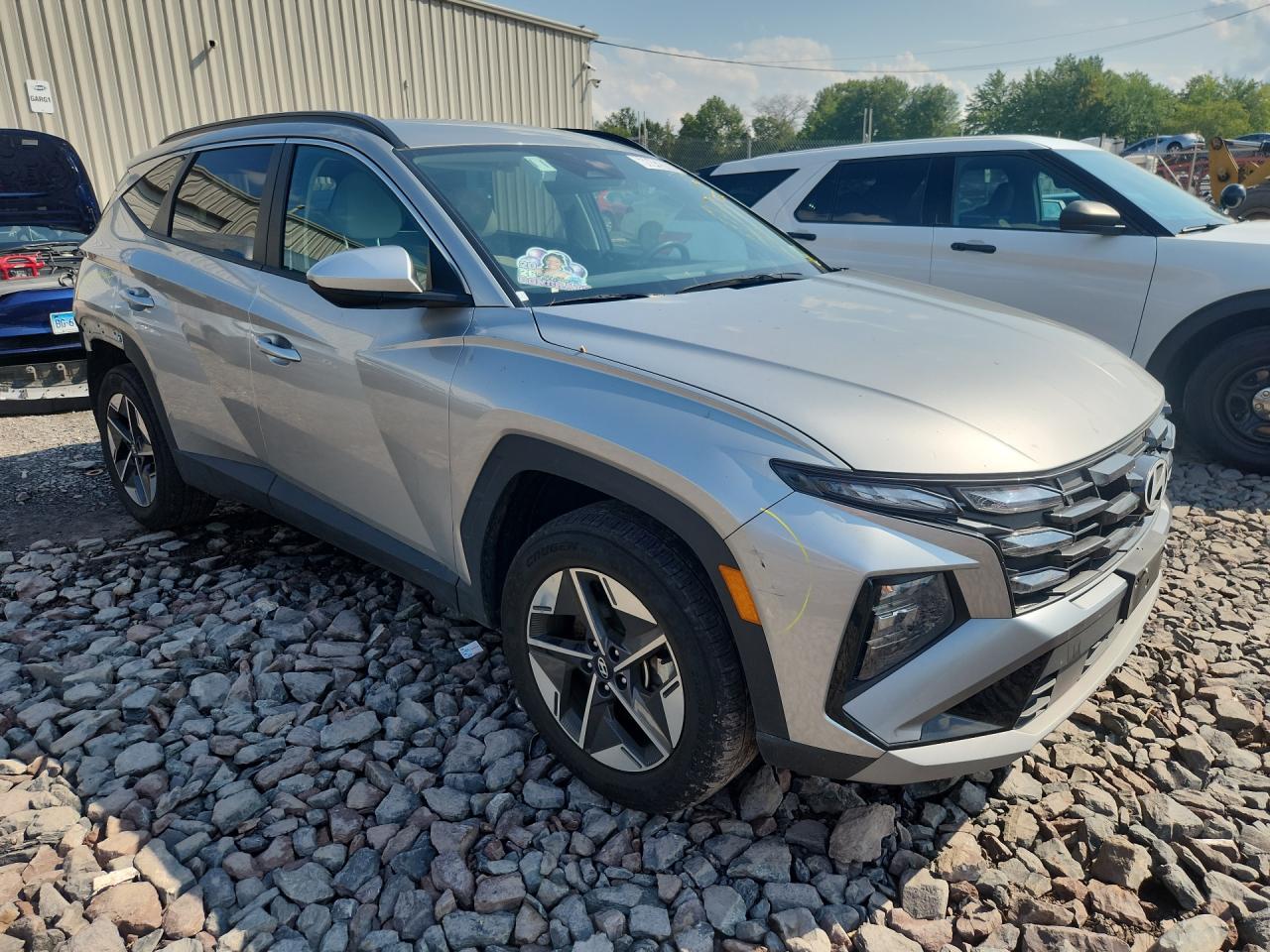 2025 Hyundai Tucson Sel White vin: 5NMJBCDEXSH543462 Damage: Front Bumper/Cover, Scraped, 3 To 4 Inches