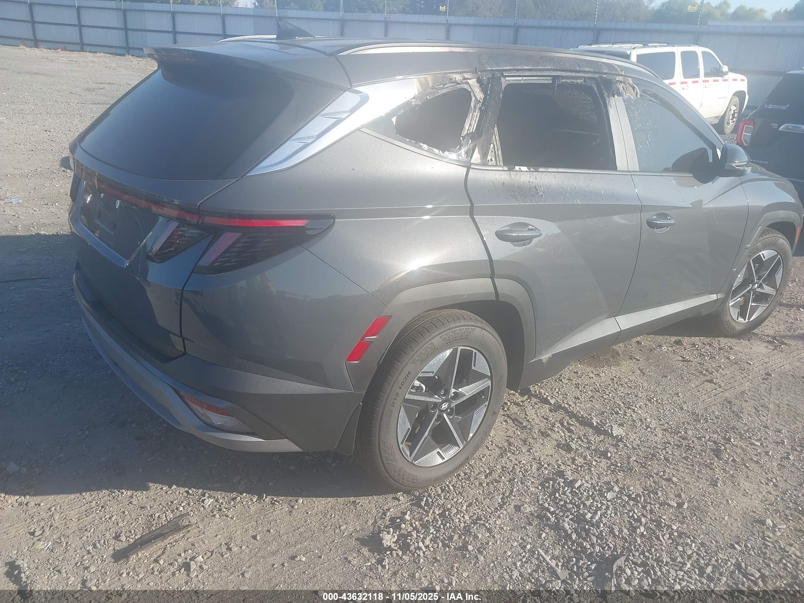 2025 Hyundai Tucson Sel Convenience Gray vin: 5NMJC3DE7SH550253