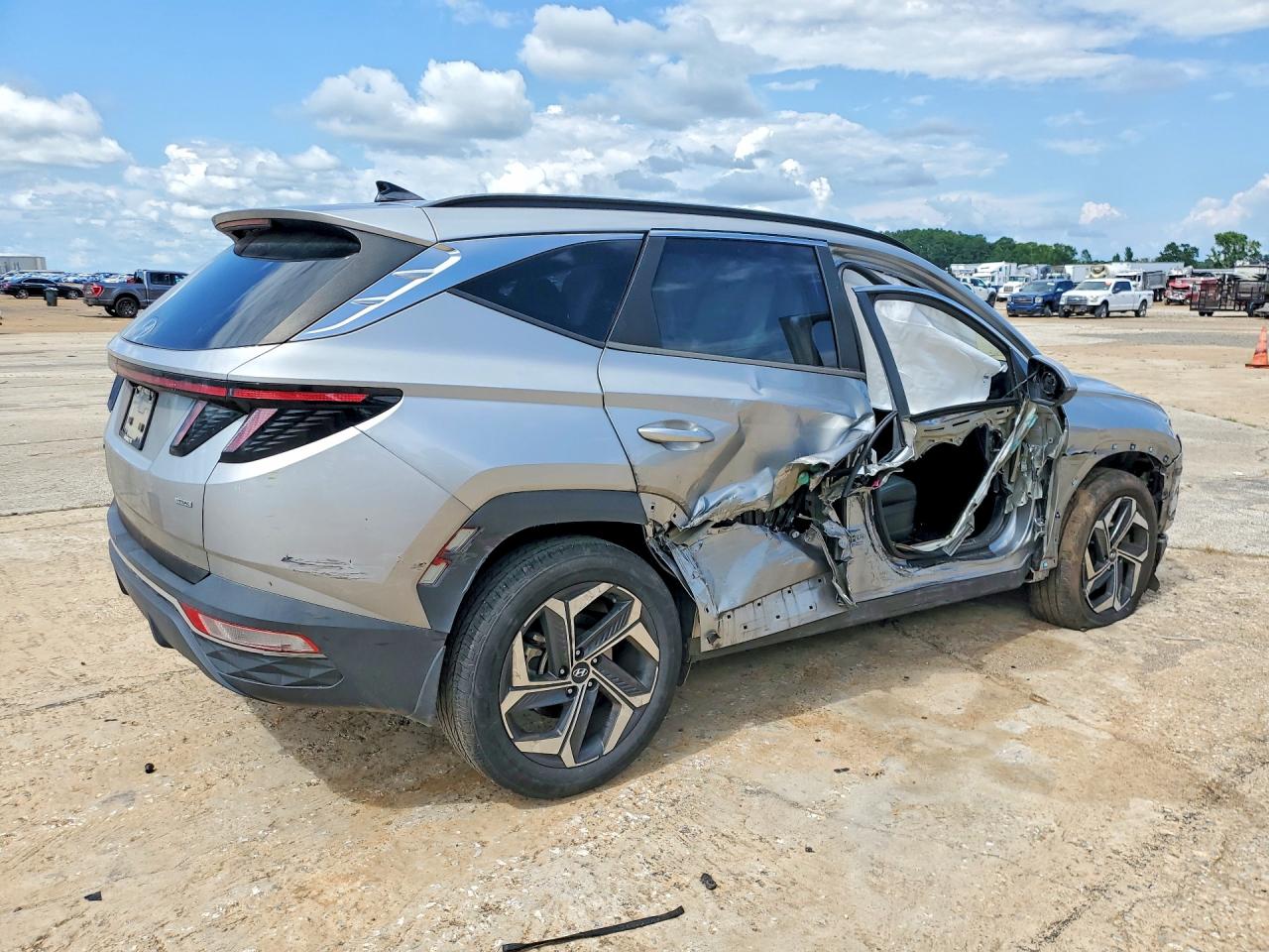 2022 Hyundai Tucson Sel Silver vin: 5NMJCCAE3NH087326