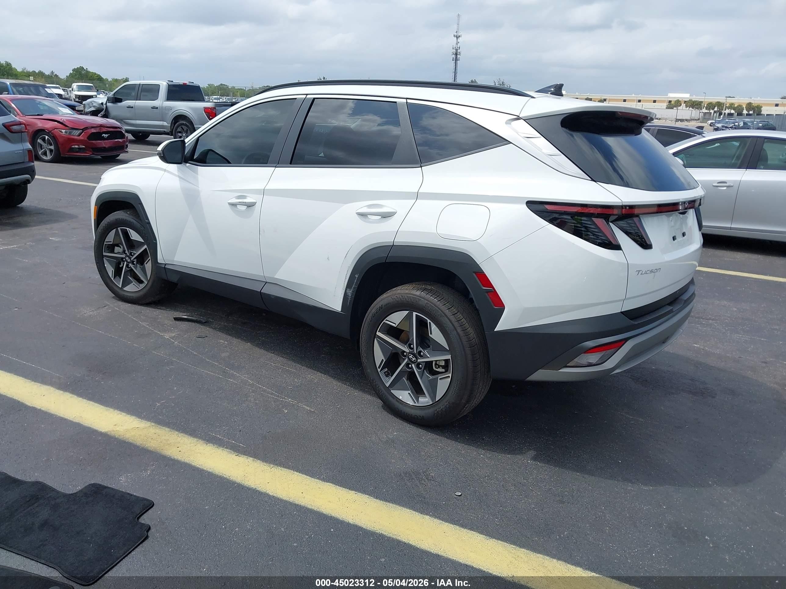 2025 Hyundai Tucson Sel Convenience White vin: 5NMJCCDE1SH480748